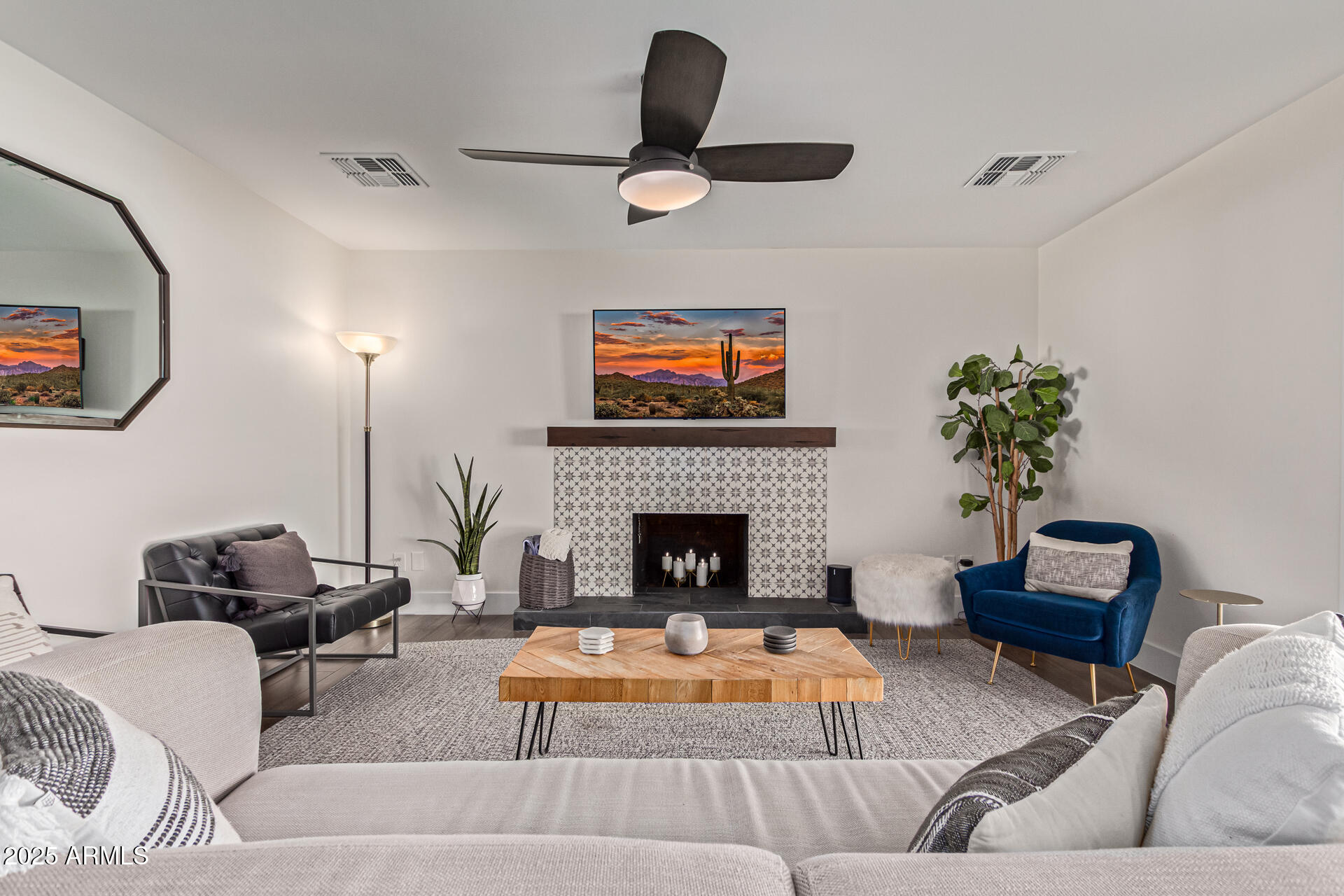 5202 E KAREN Drive