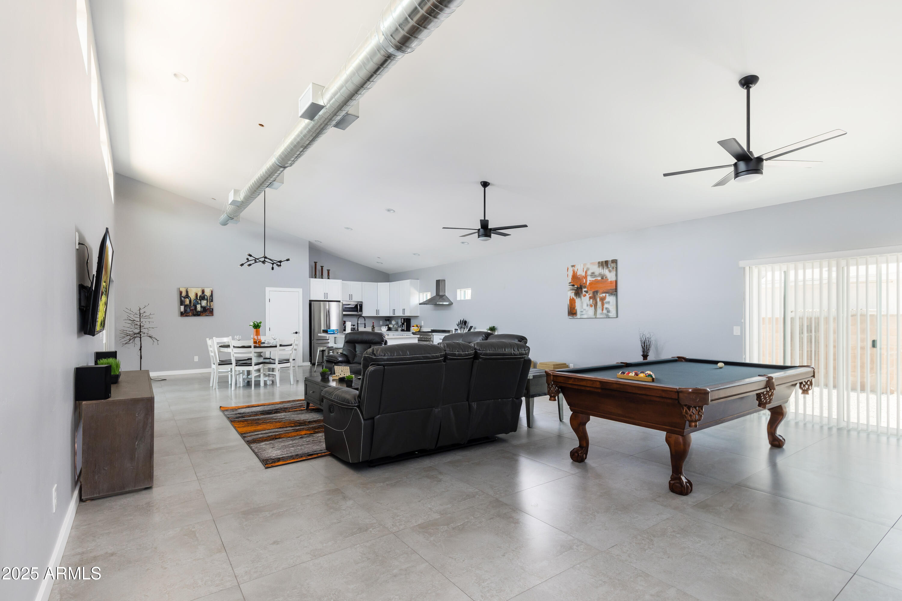 3043 N 85TH Place