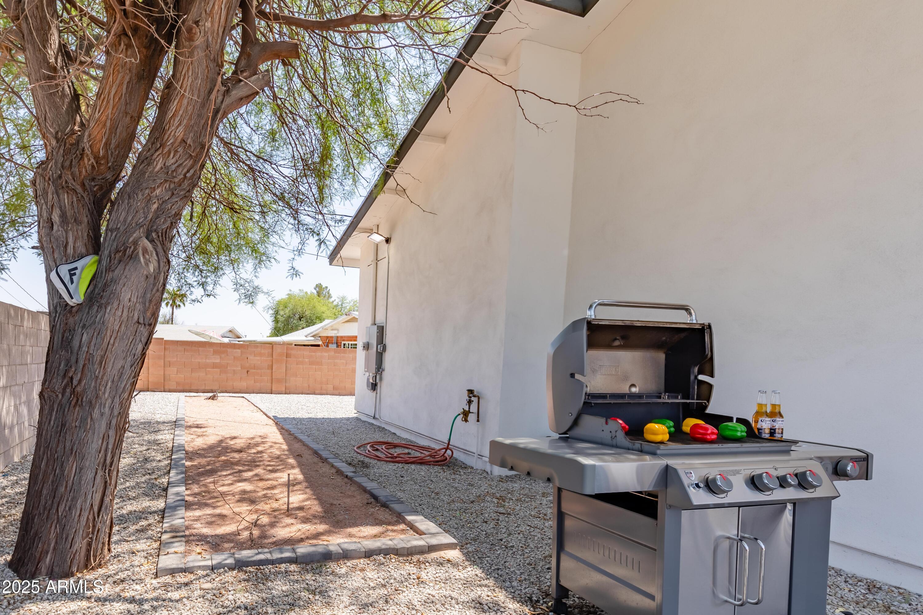 3043 N 85TH Place