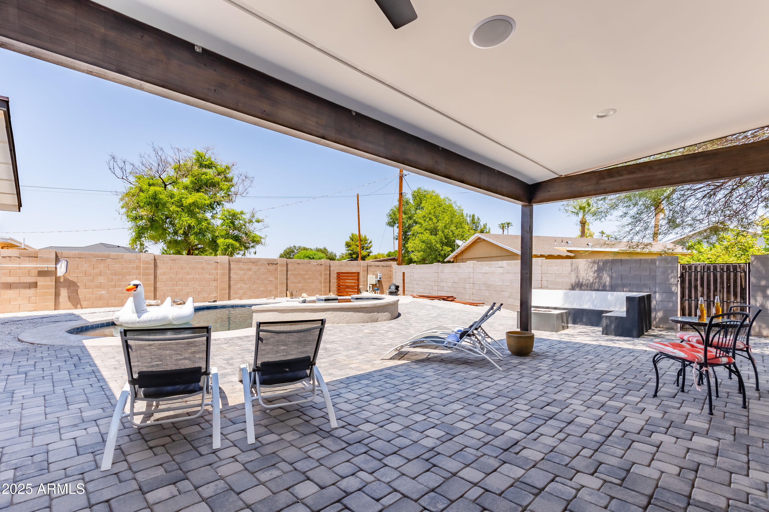 3043 N 85TH Place