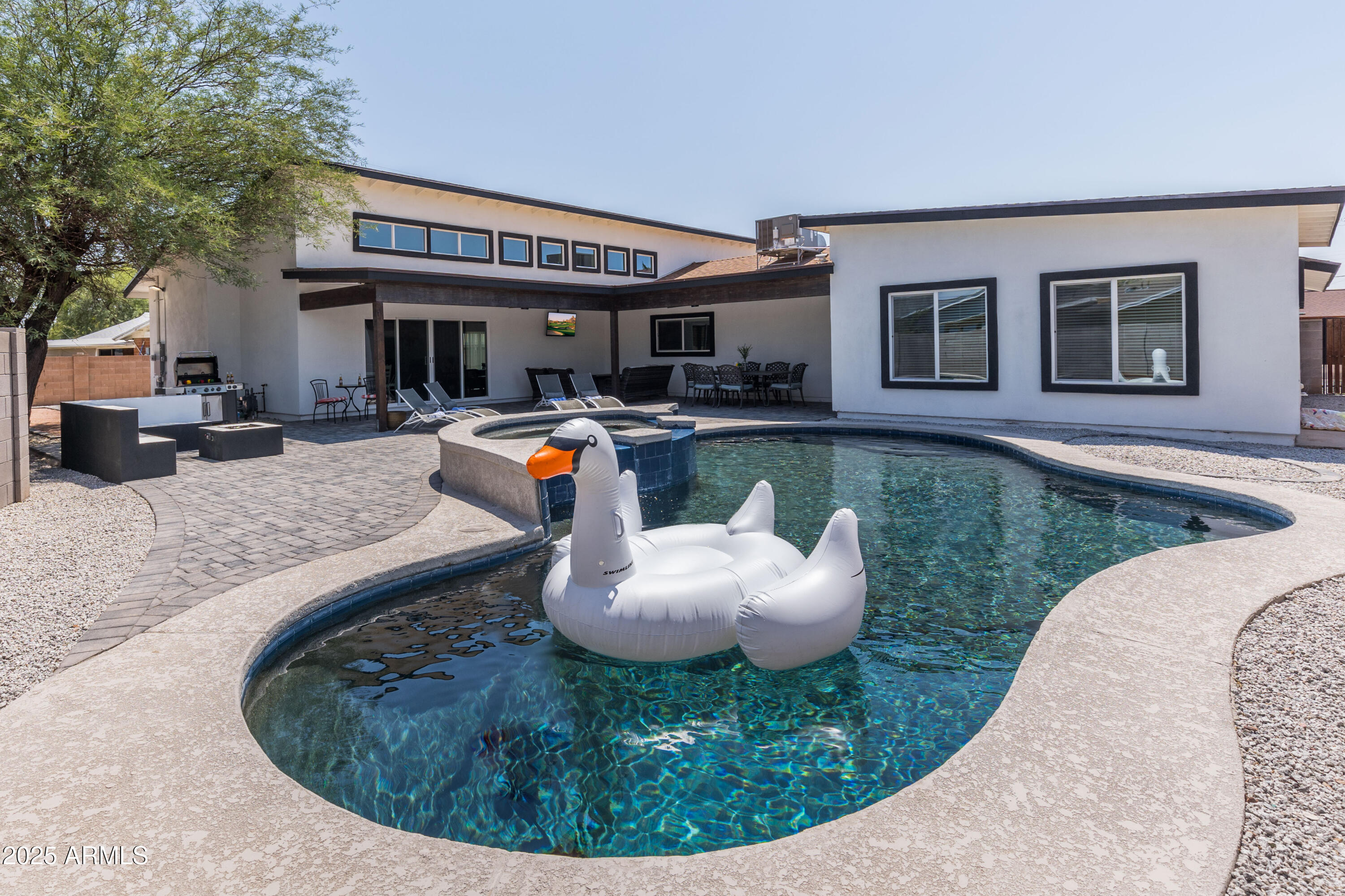 3043 N 85TH Place