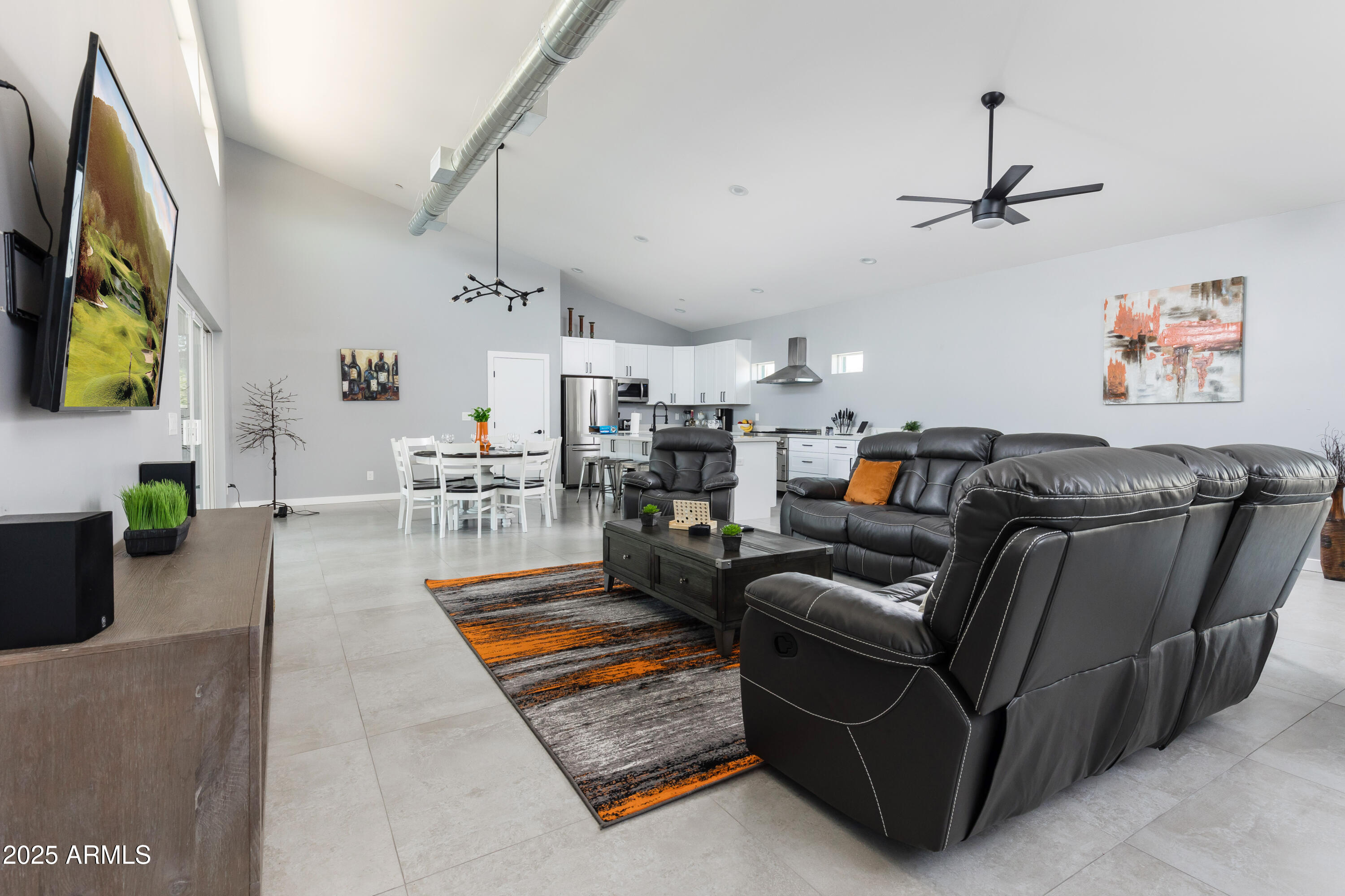 3043 N 85TH Place