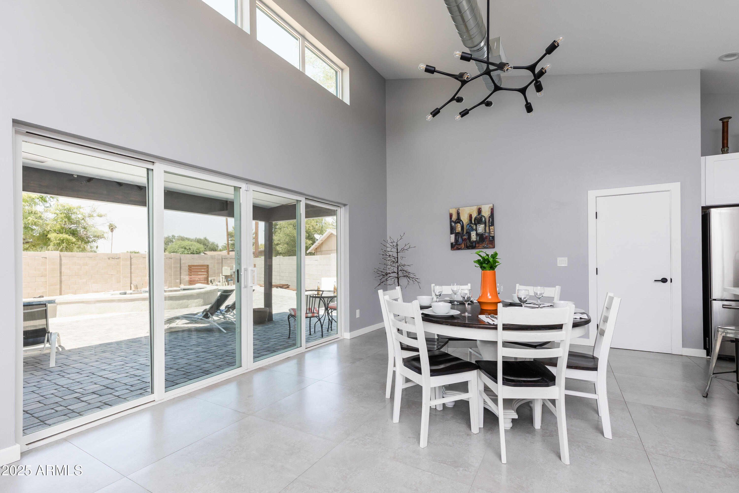 3043 N 85TH Place