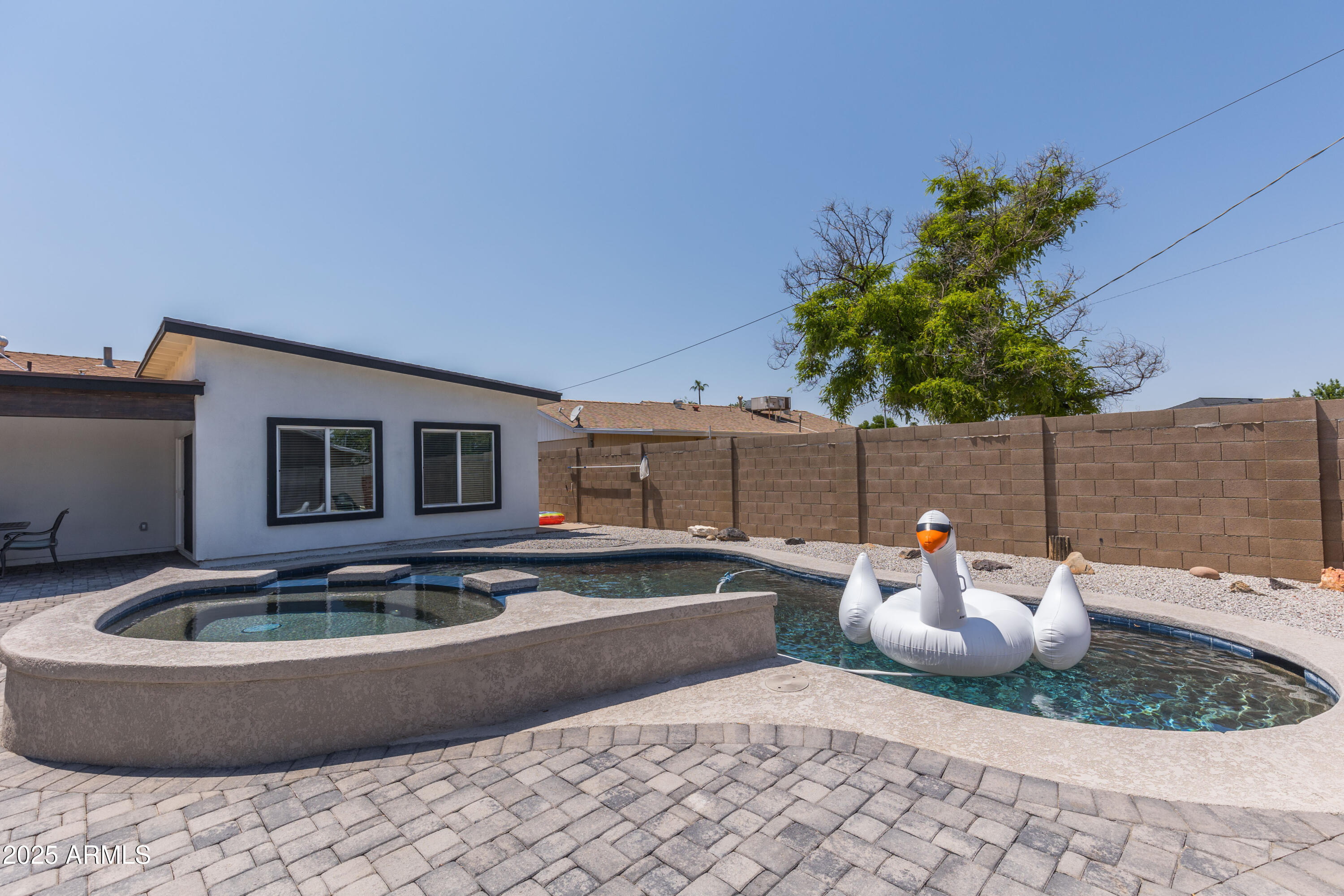 3043 N 85TH Place