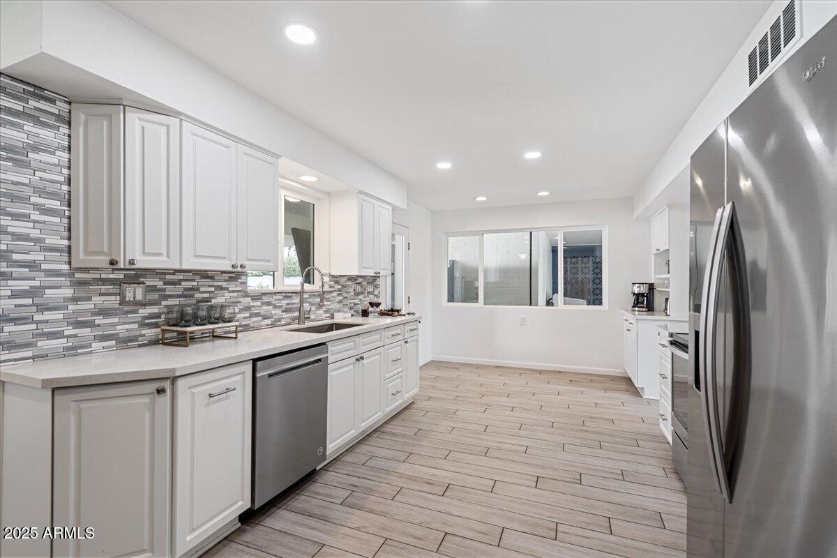 8102 E MULBERRY Street