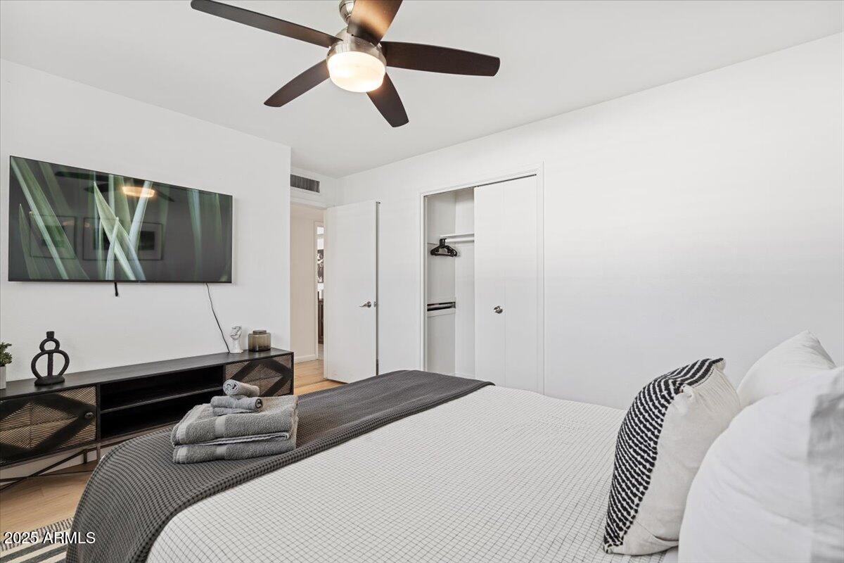 8102 E MULBERRY Street