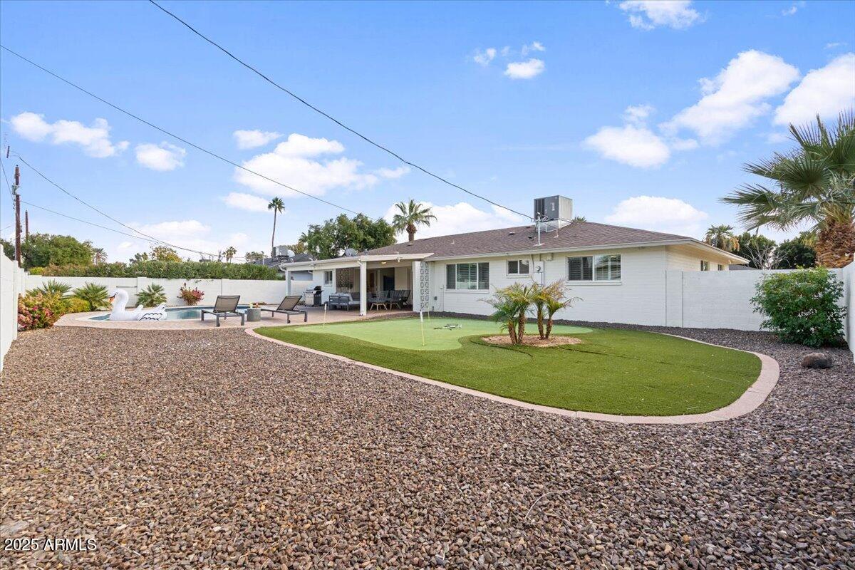 8102 E MULBERRY Street