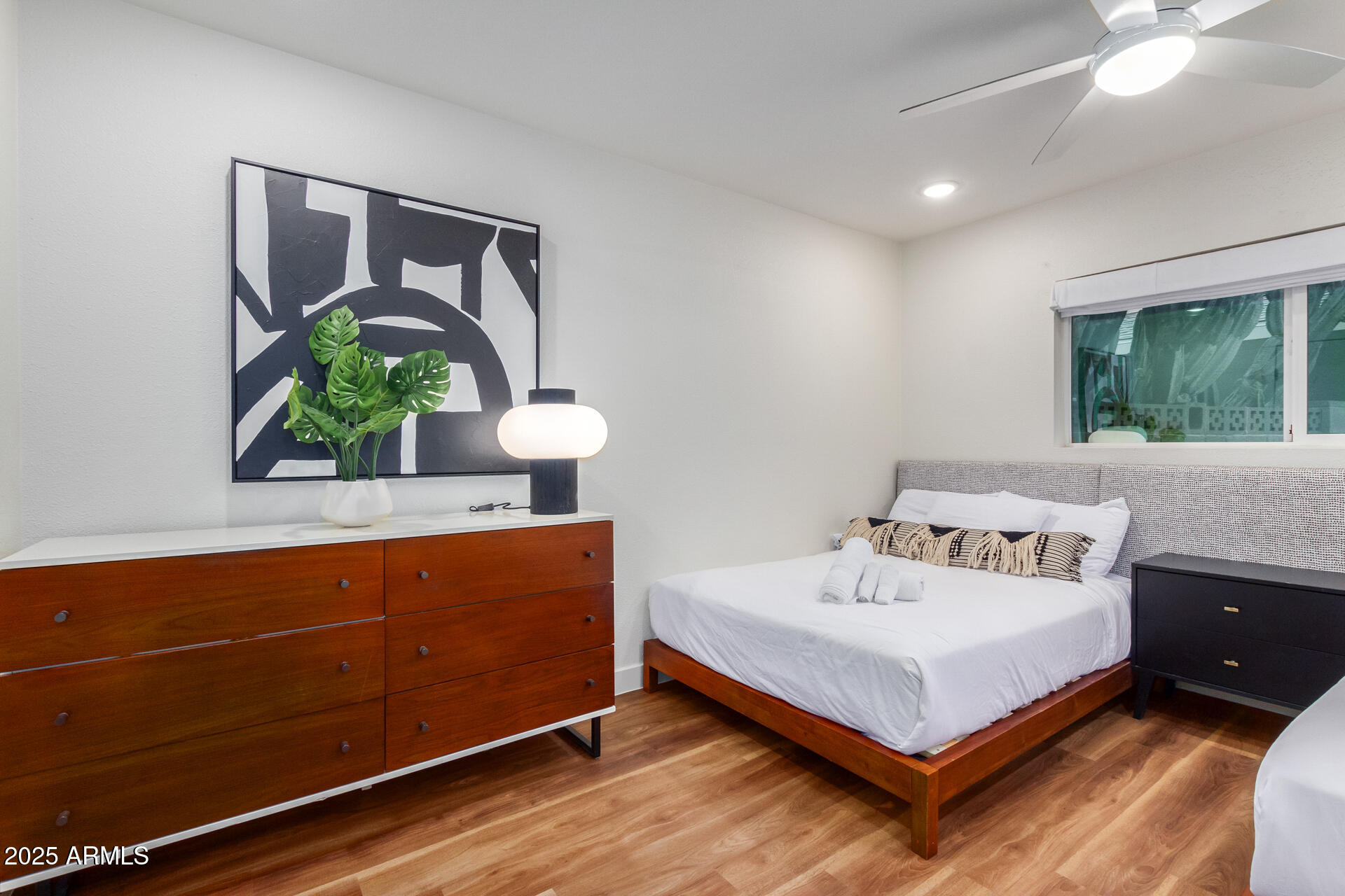 8537 E CLARENDON Avenue