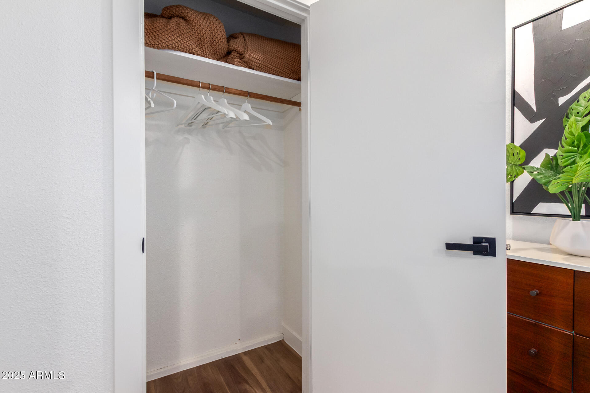 8537 E CLARENDON Avenue