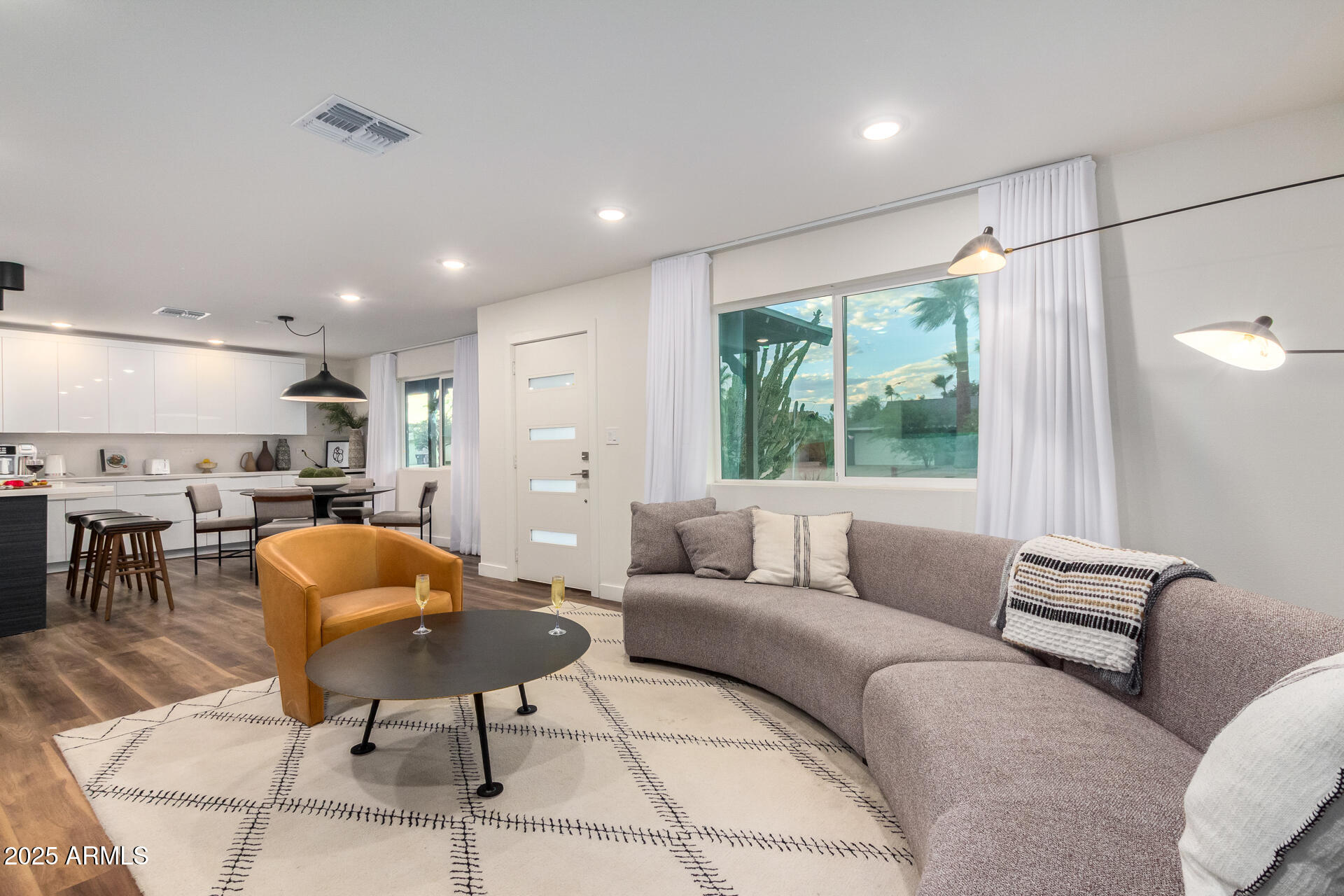 8537 E CLARENDON Avenue