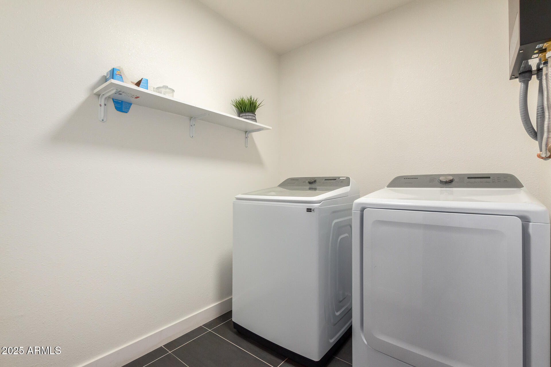 8537 E CLARENDON Avenue