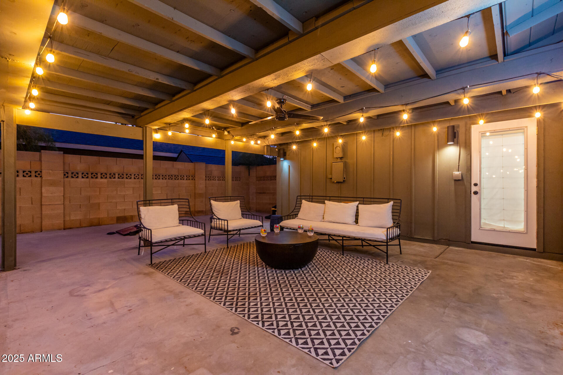 8537 E CLARENDON Avenue