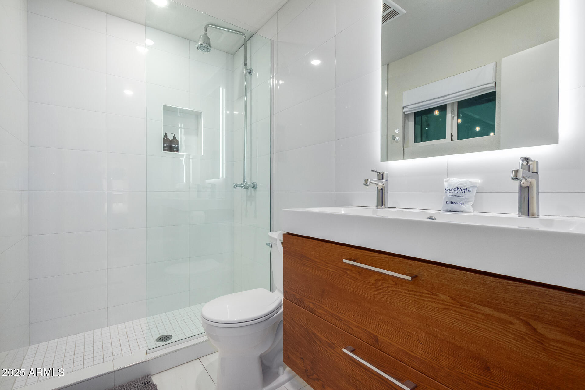 8537 E CLARENDON Avenue