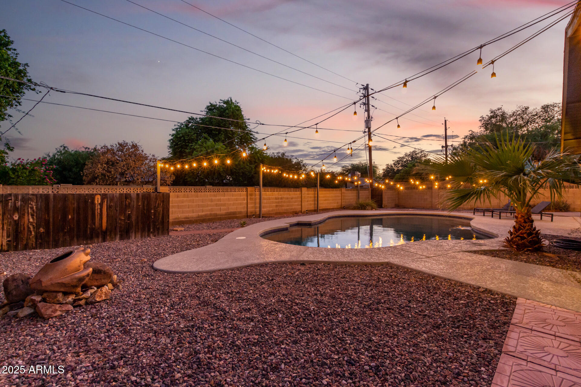 8537 E CLARENDON Avenue