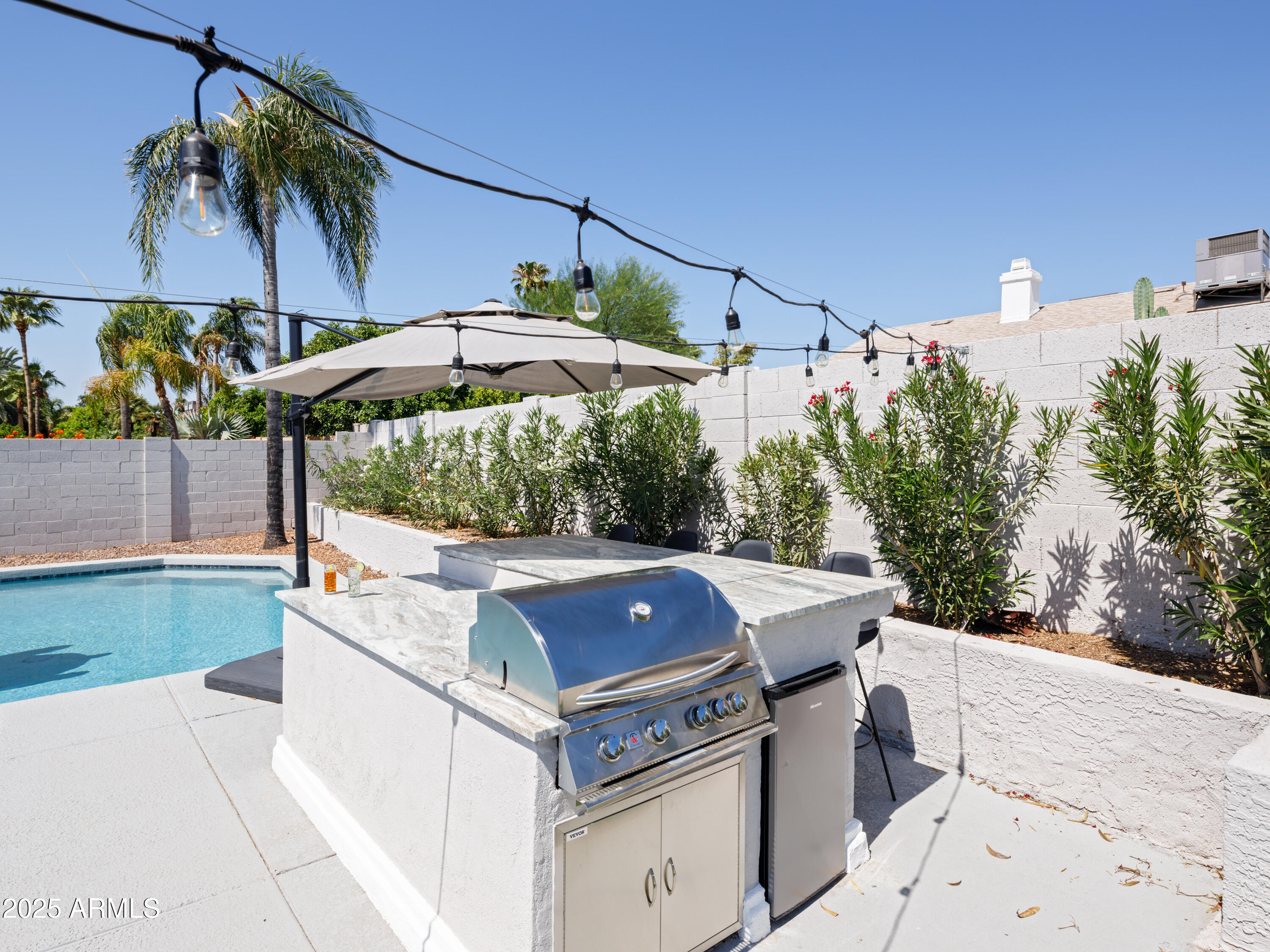 5502 E GRANDVIEW Road