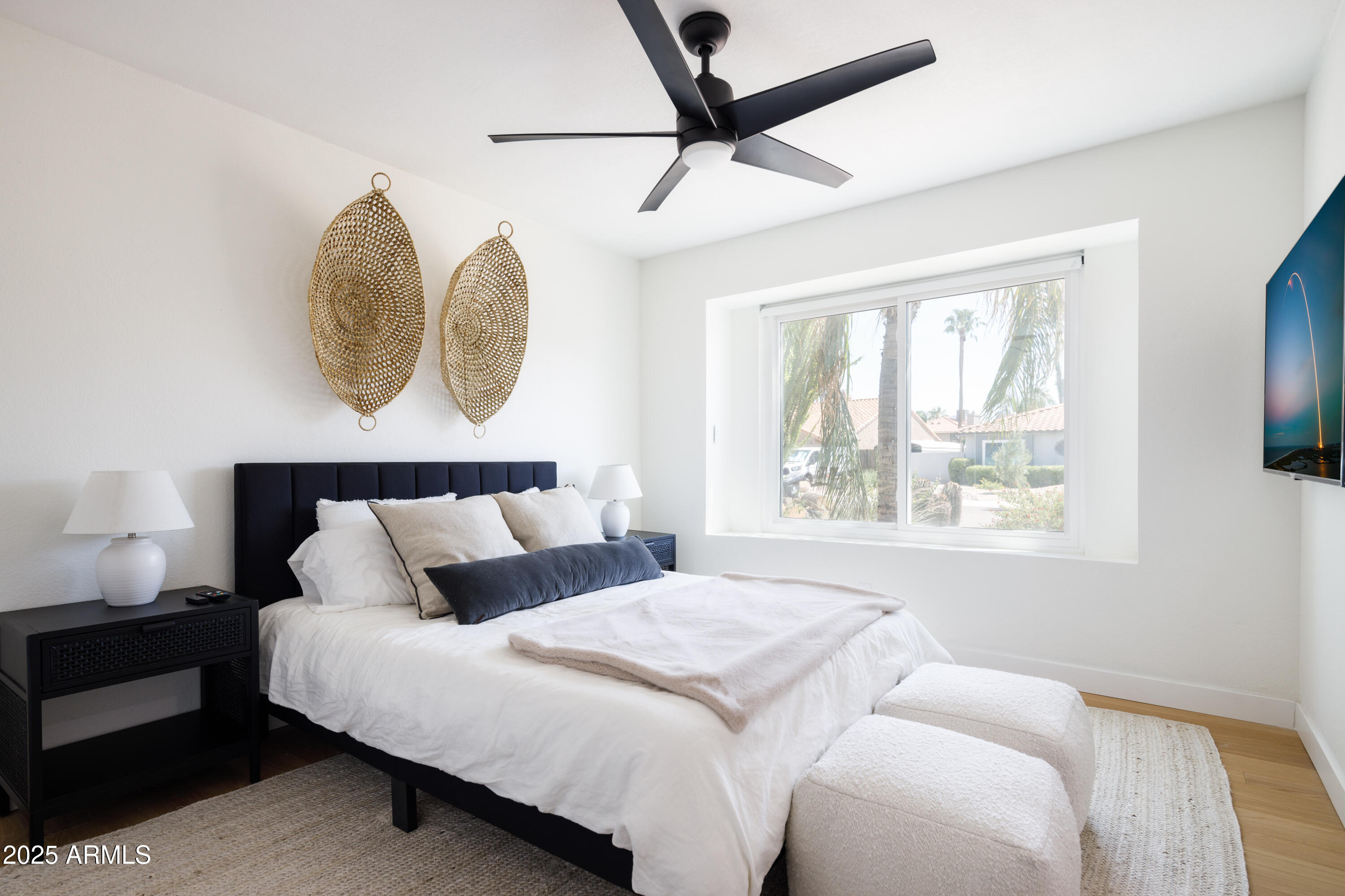 5502 E GRANDVIEW Road