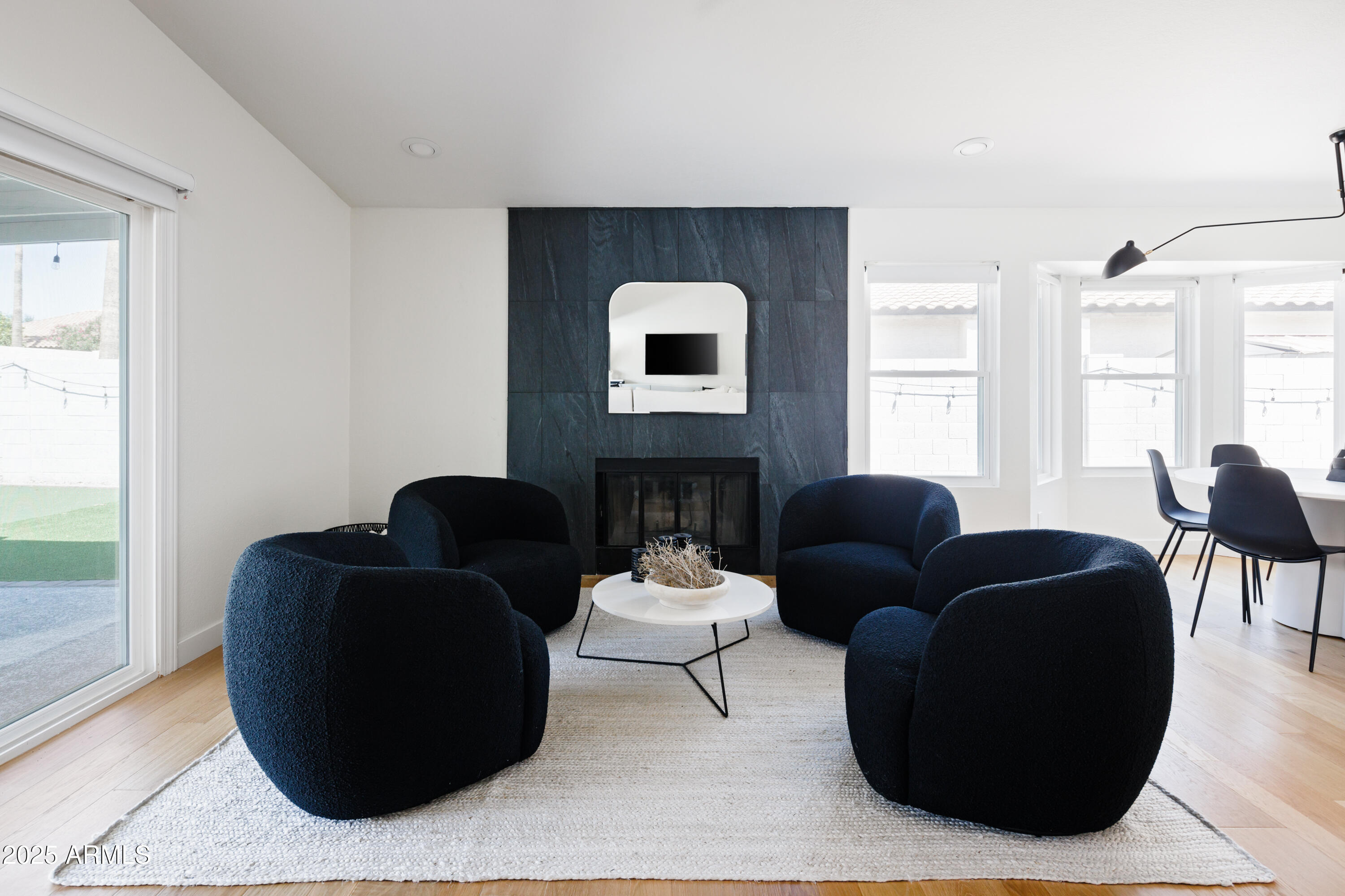 5502 E GRANDVIEW Road