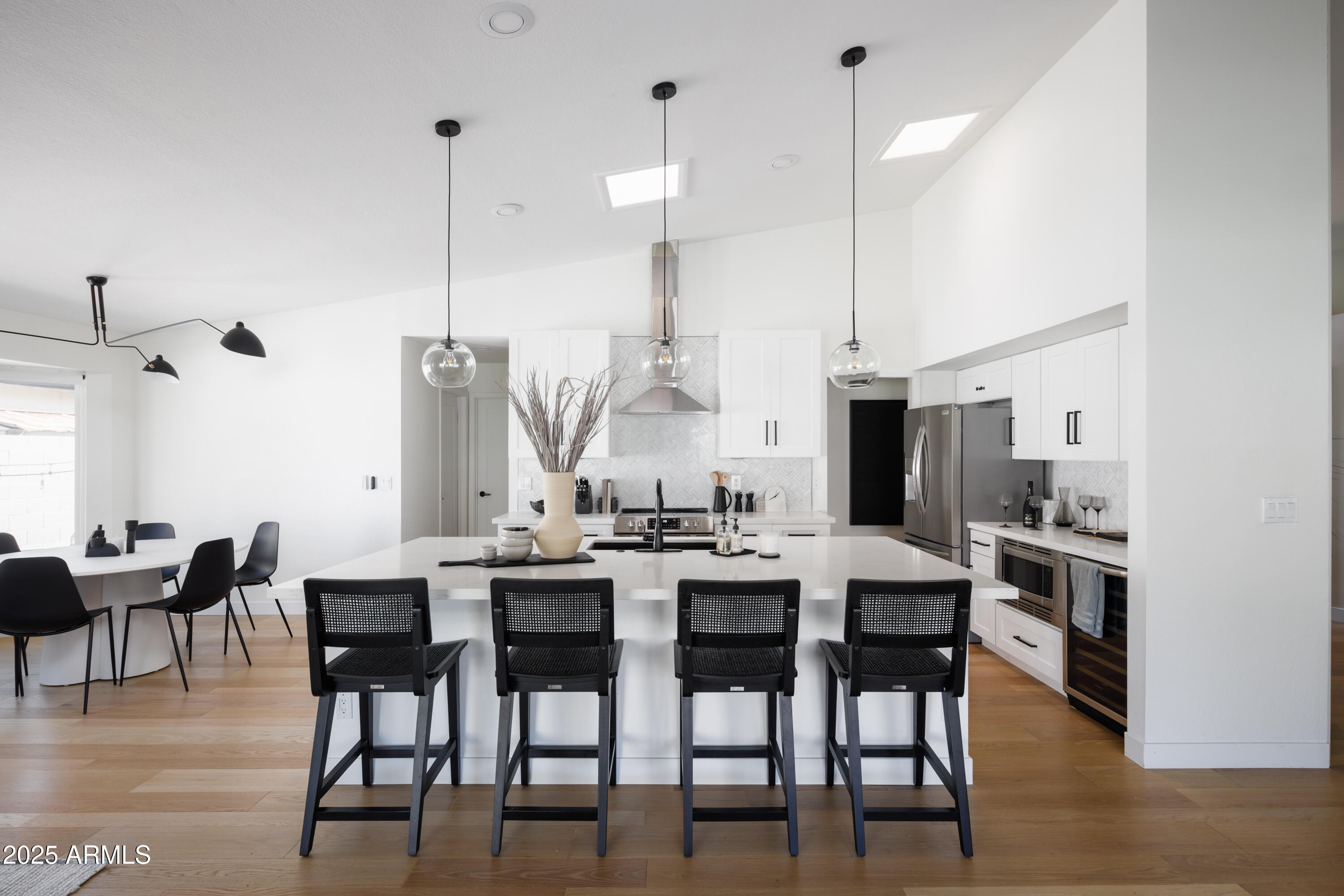 5502 E GRANDVIEW Road