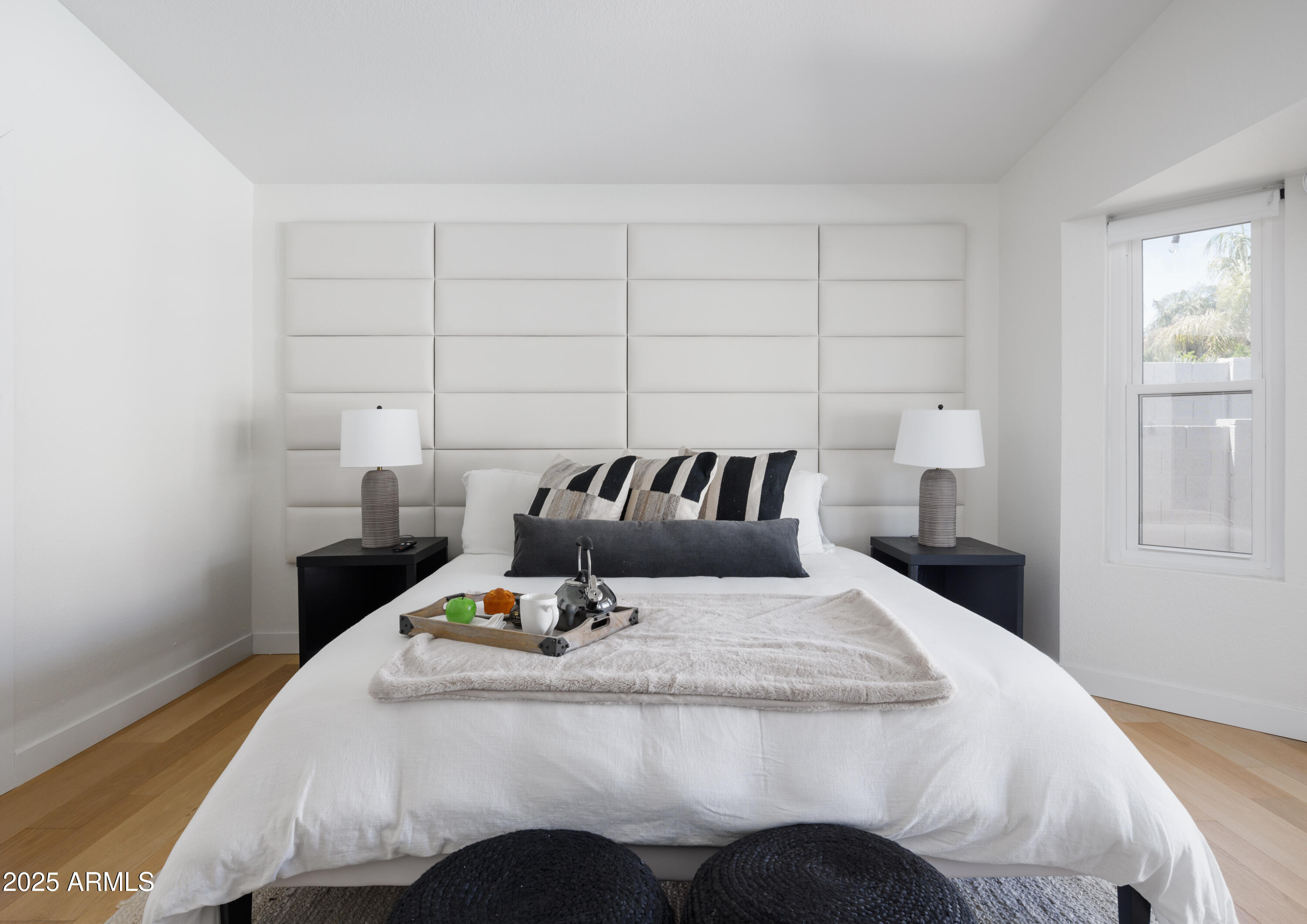 5502 E GRANDVIEW Road