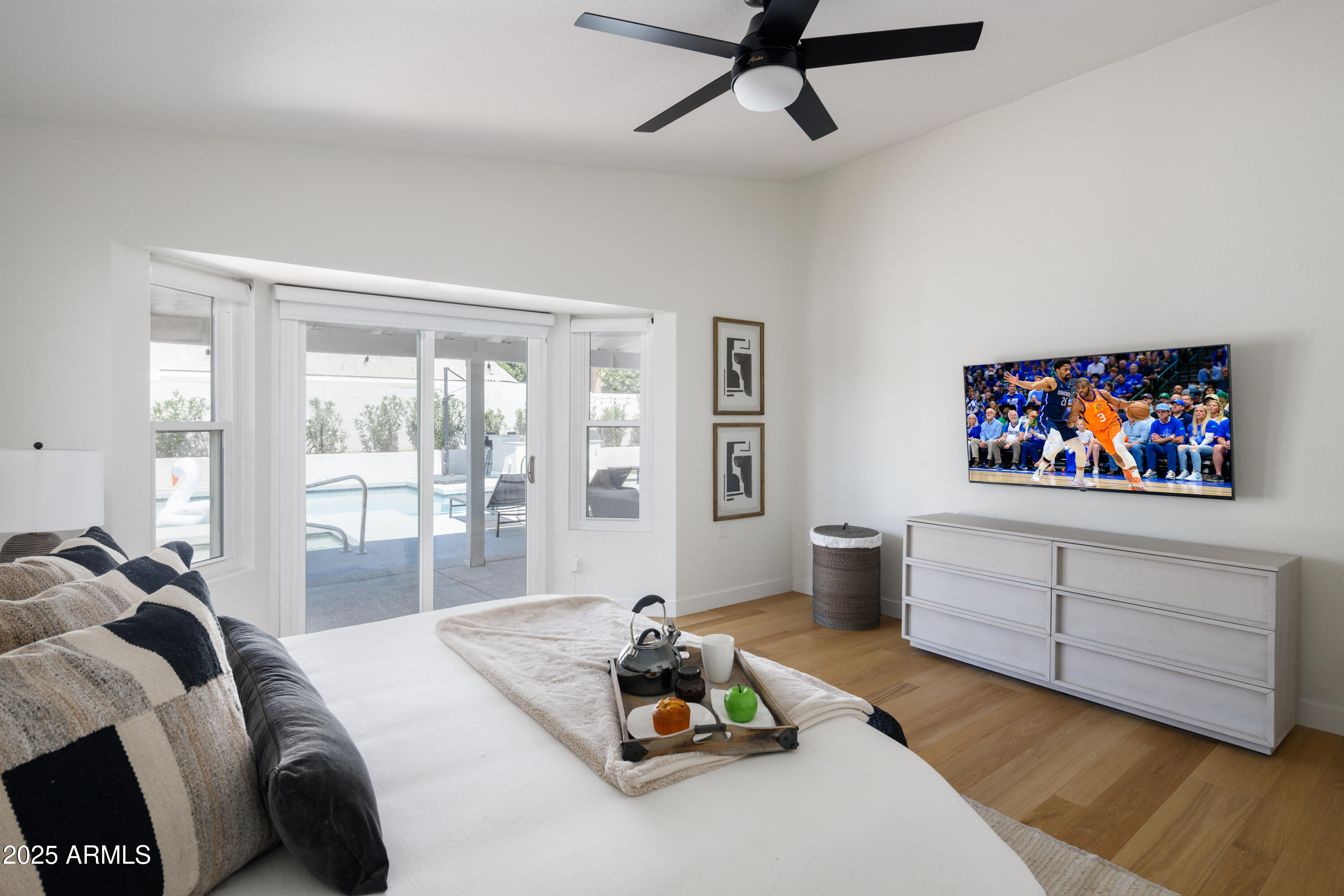 5502 E GRANDVIEW Road