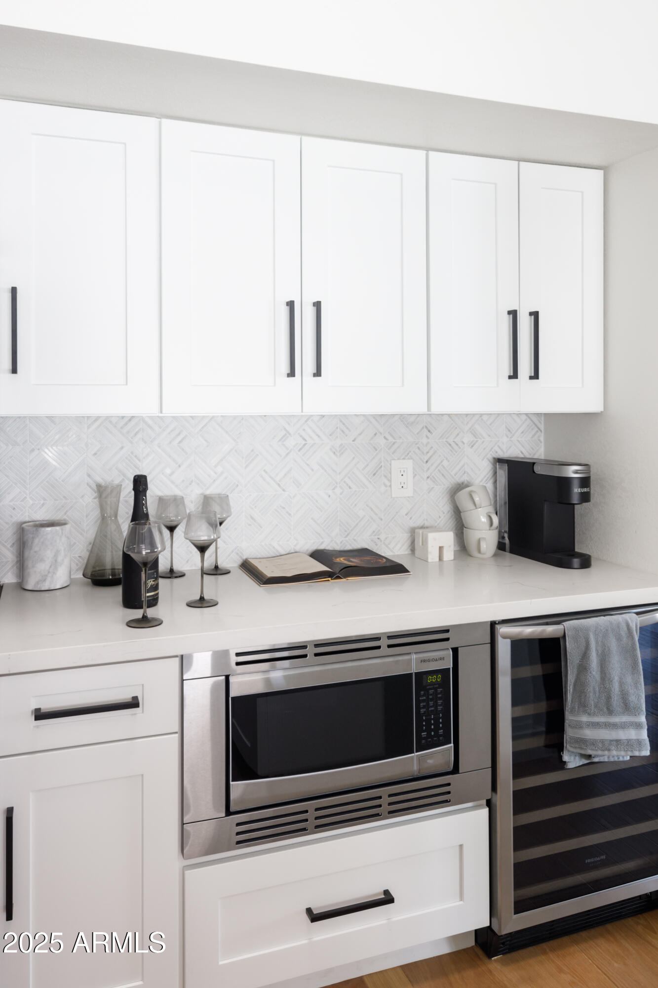 5502 E GRANDVIEW Road