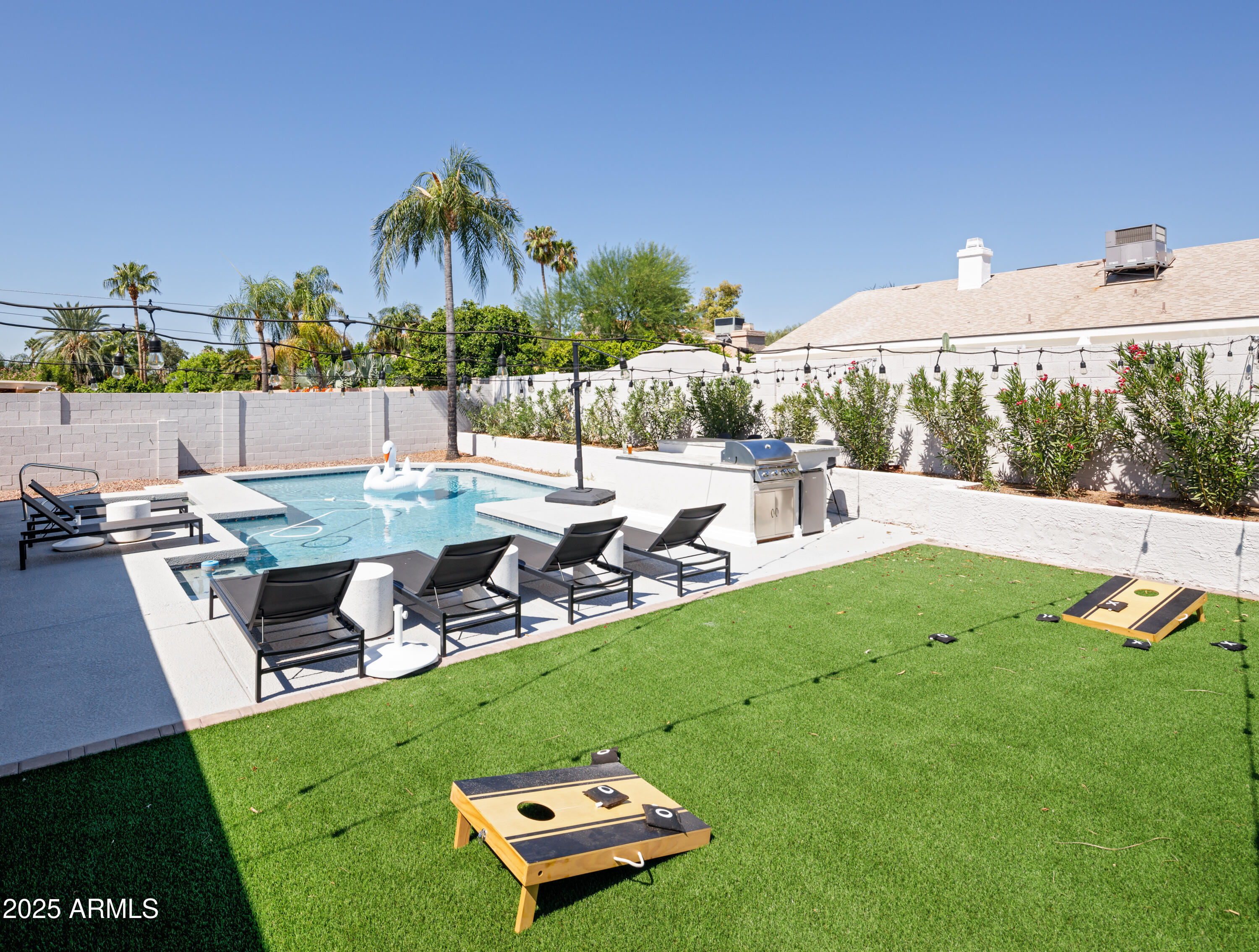 5502 E GRANDVIEW Road