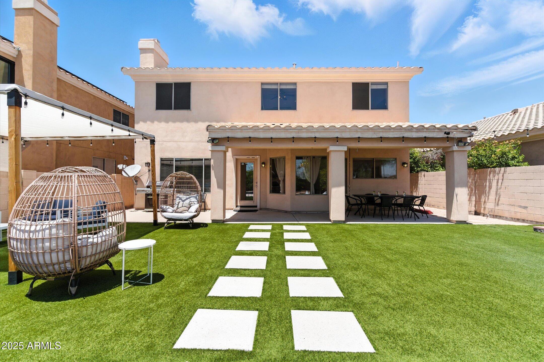 8083 E MICHELLE Drive