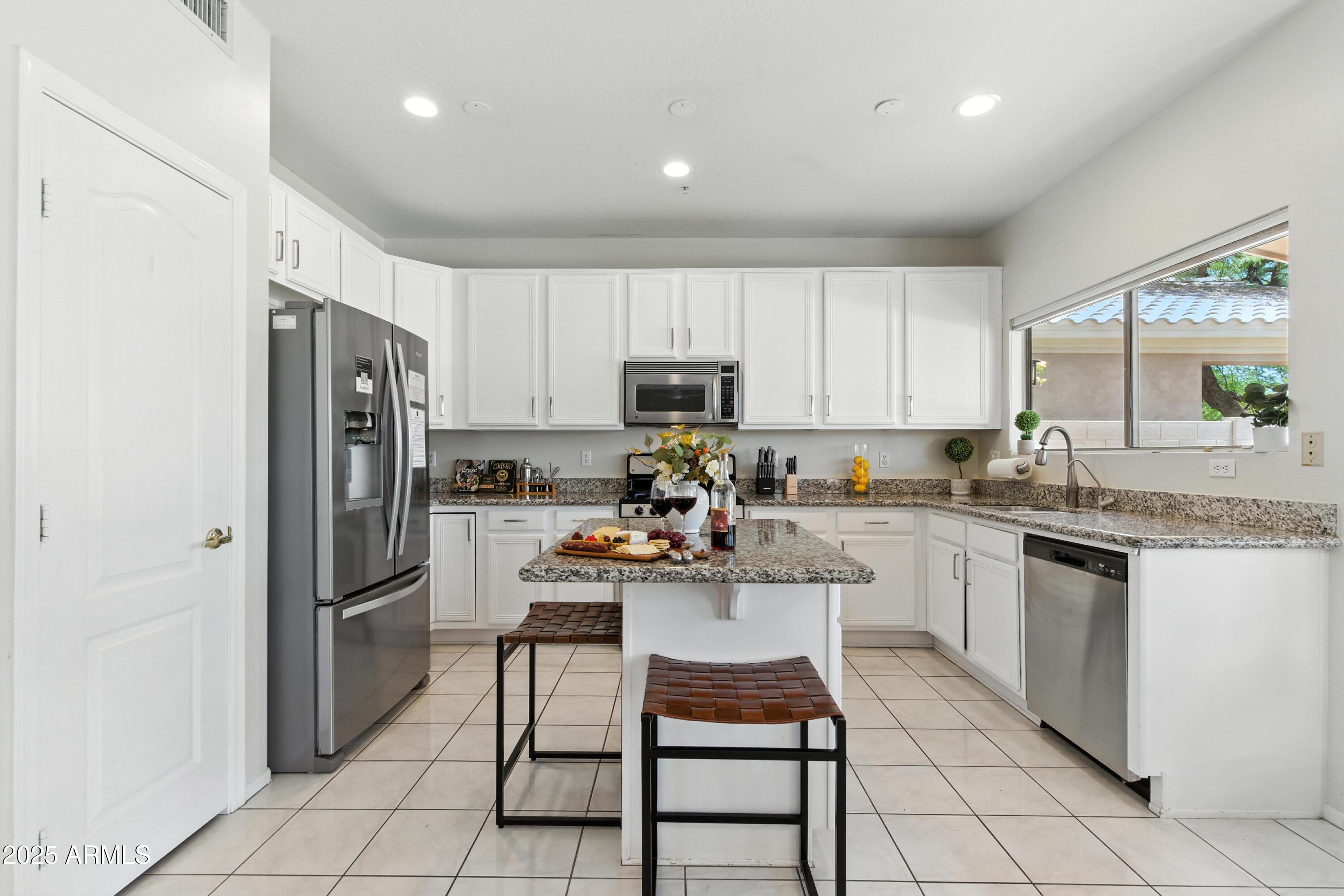 8083 E MICHELLE Drive