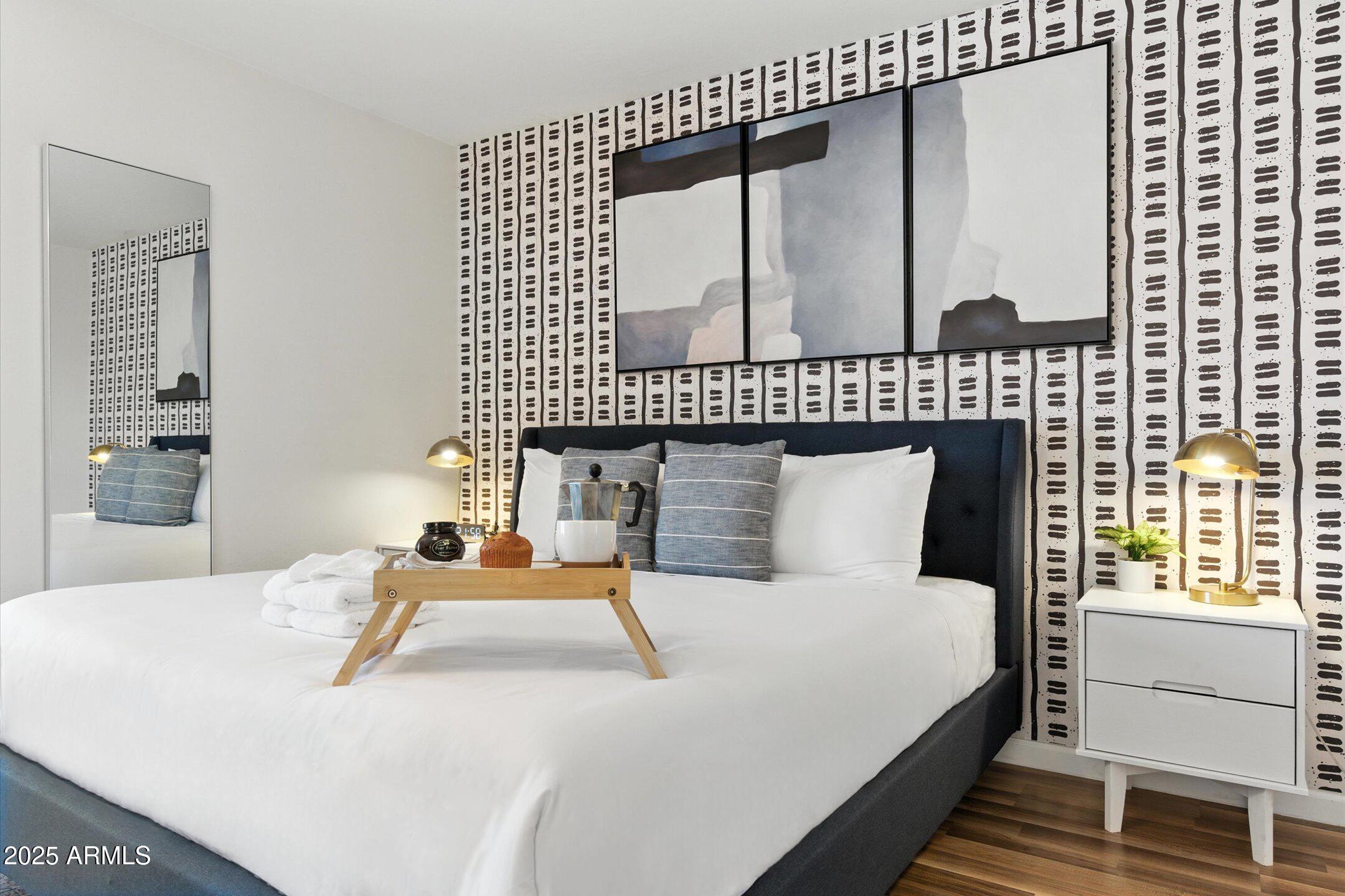 8083 E MICHELLE Drive