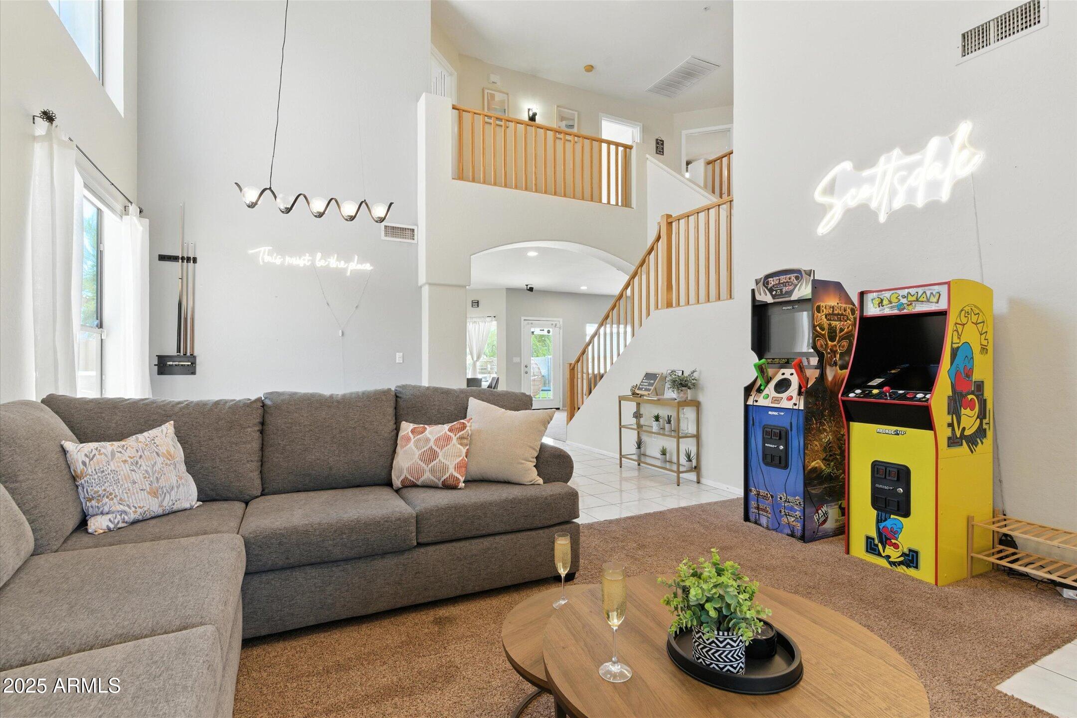 8083 E MICHELLE Drive