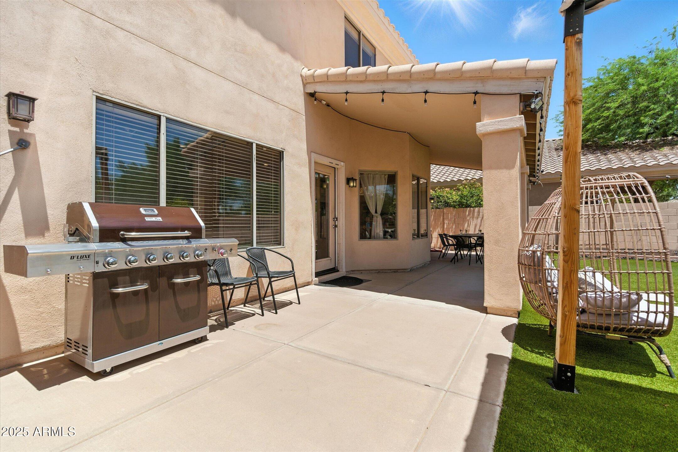 8083 E MICHELLE Drive