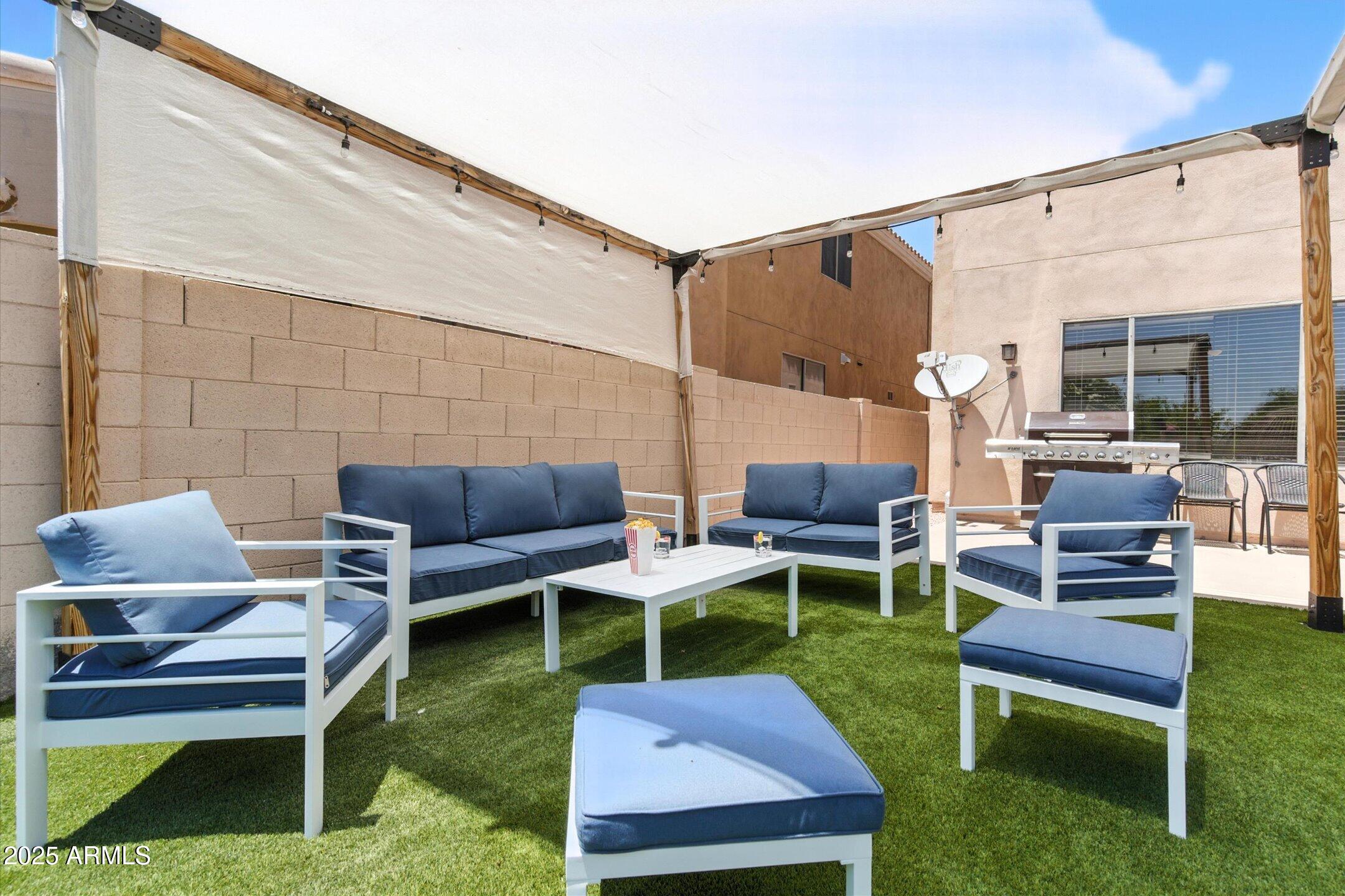 8083 E MICHELLE Drive