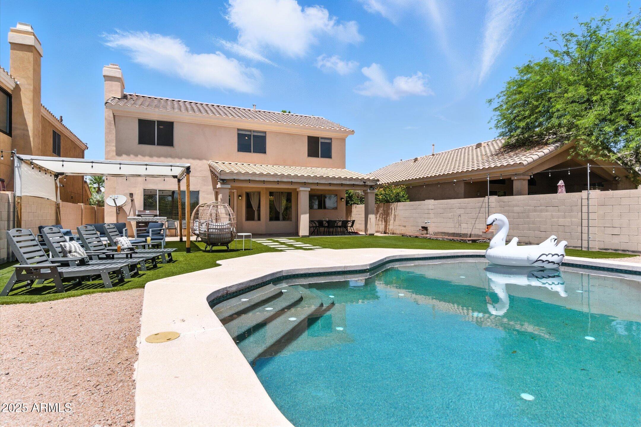 8083 E MICHELLE Drive