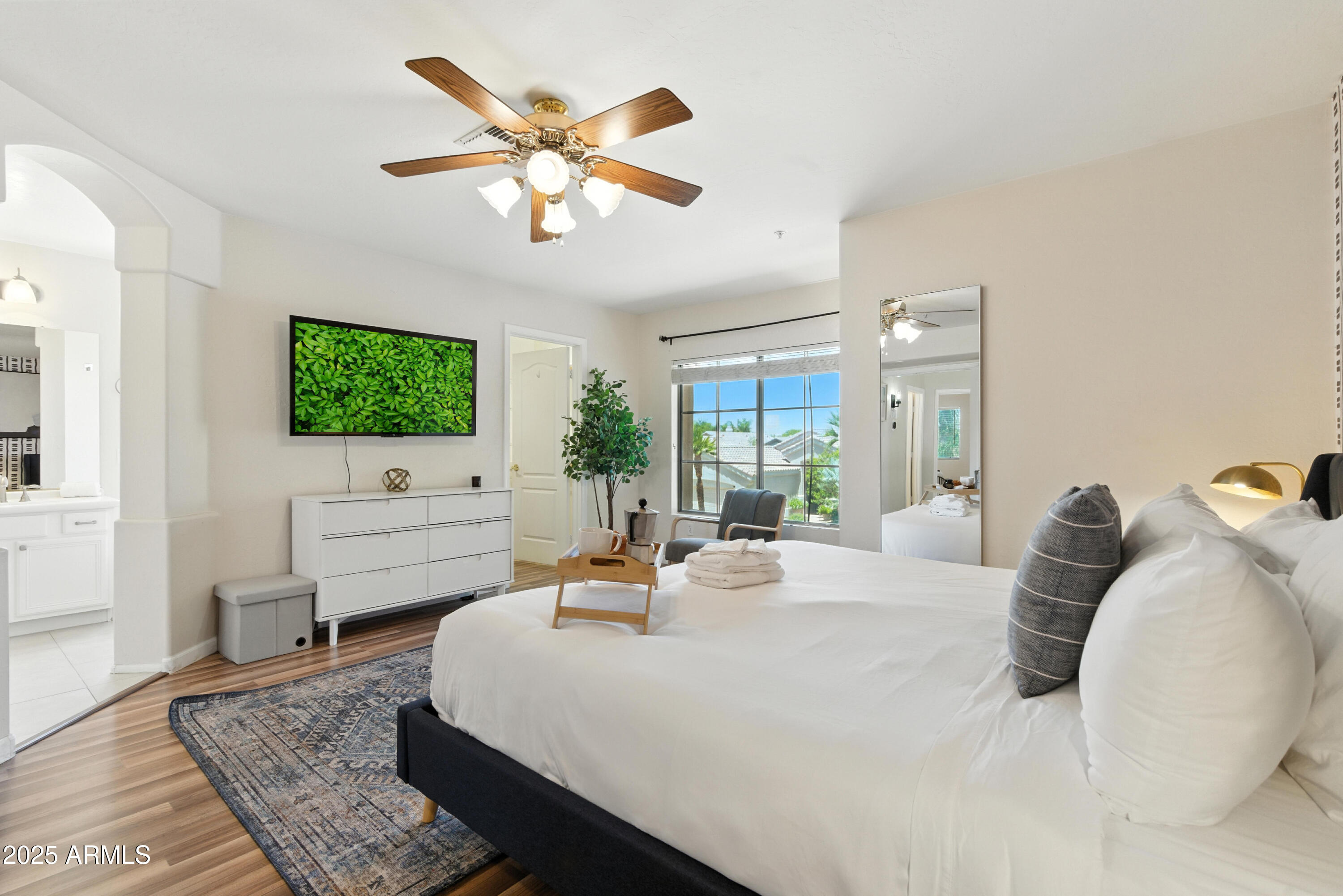 8083 E MICHELLE Drive