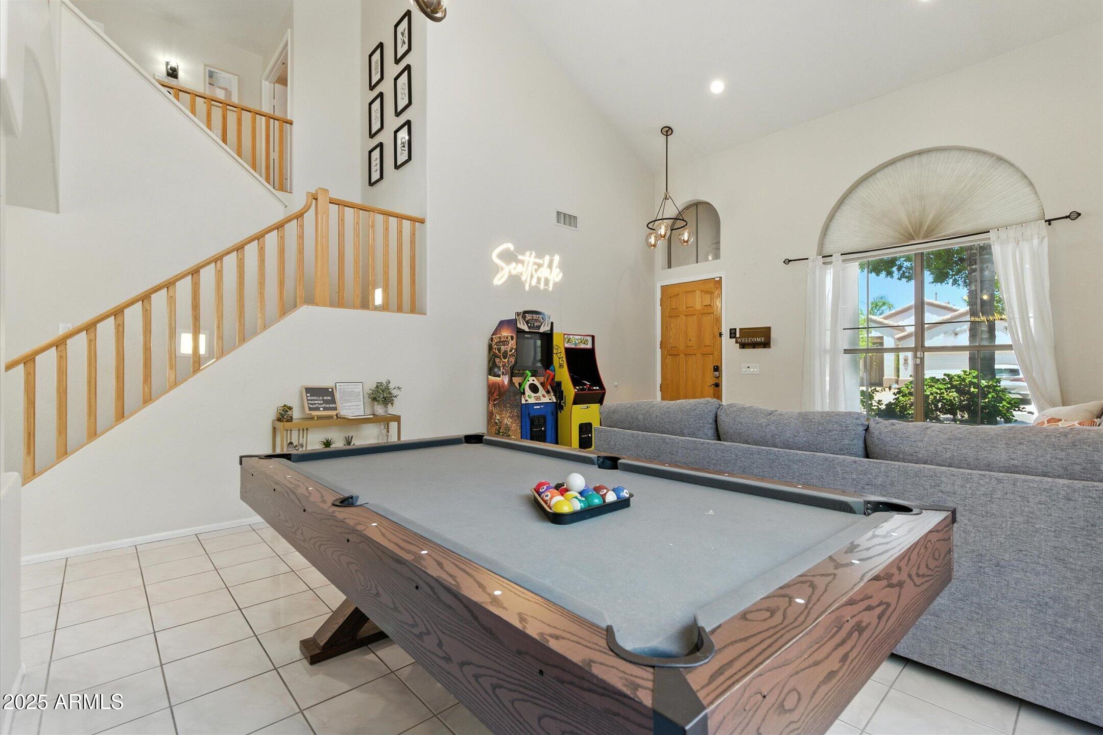 8083 E MICHELLE Drive