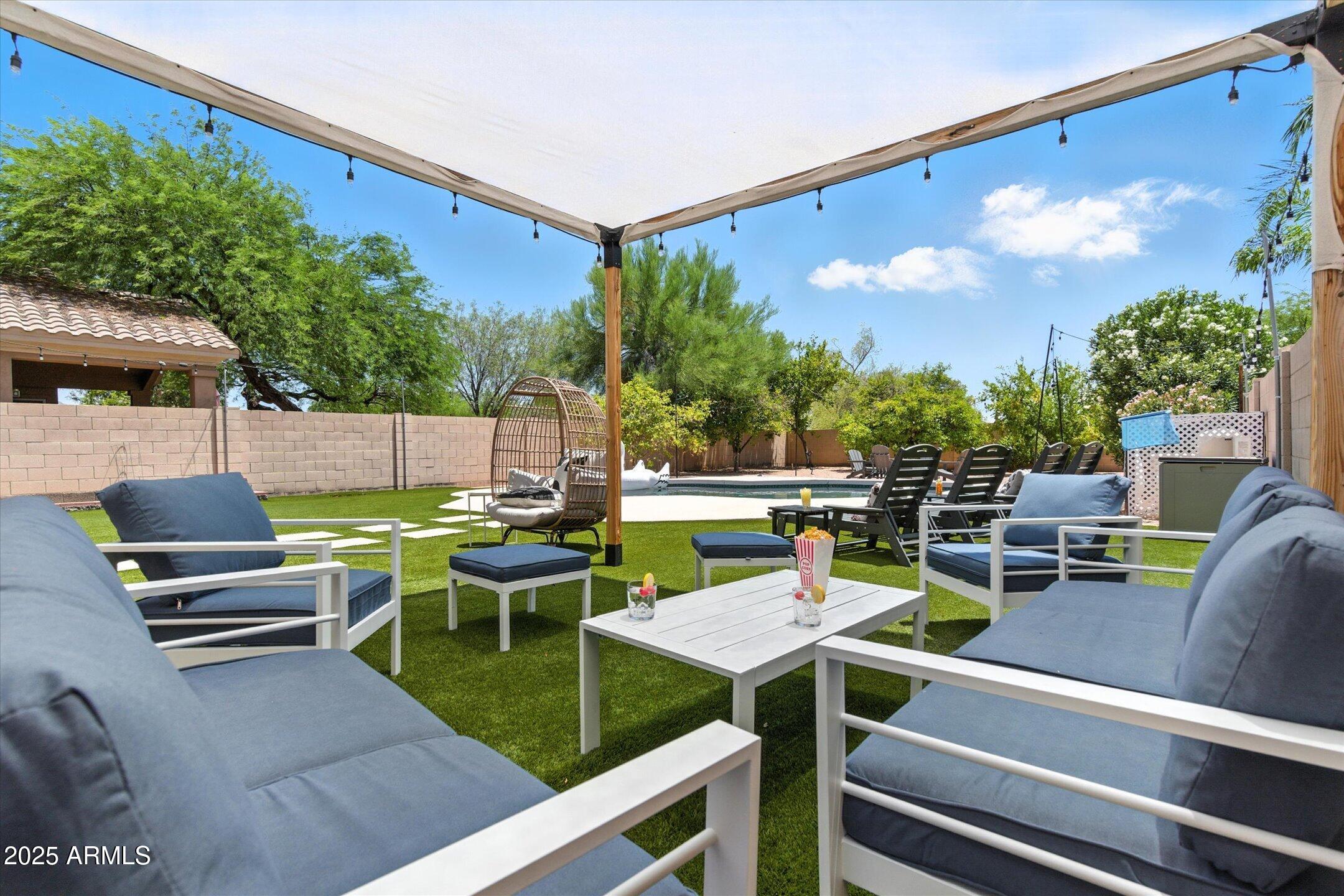 8083 E MICHELLE Drive