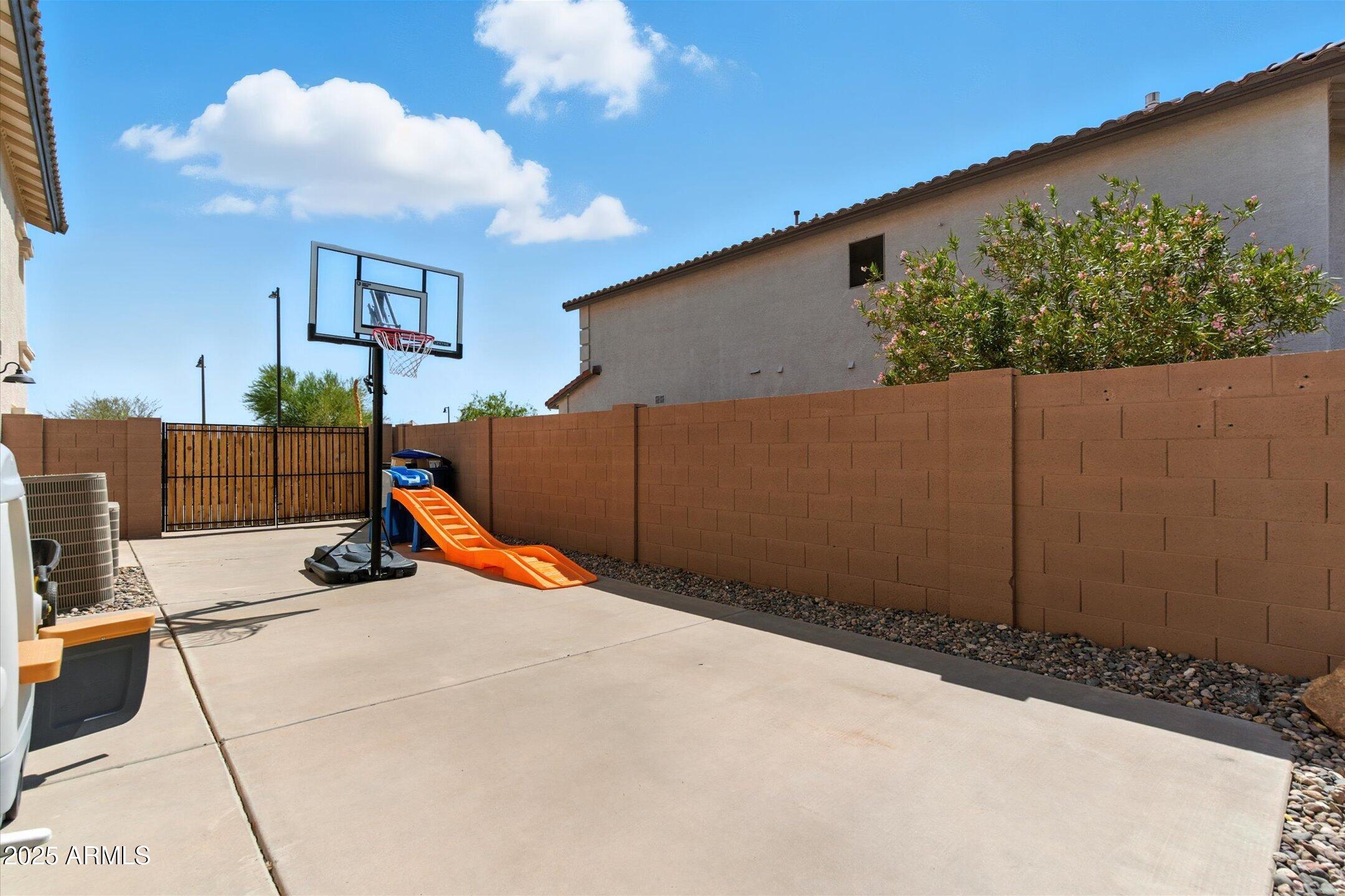 1568 E CANYON Way