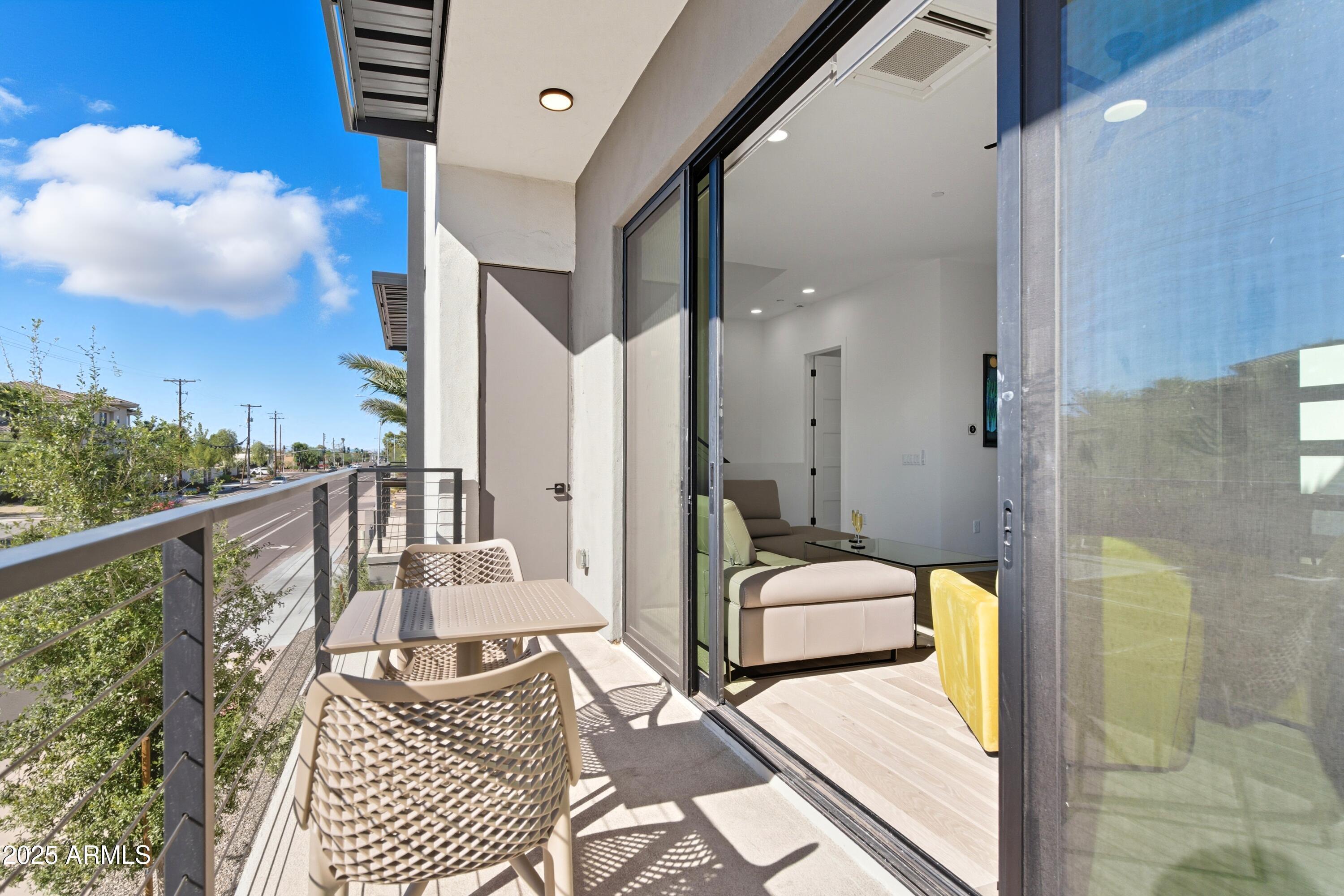 1501 N MILLER Road, 1015