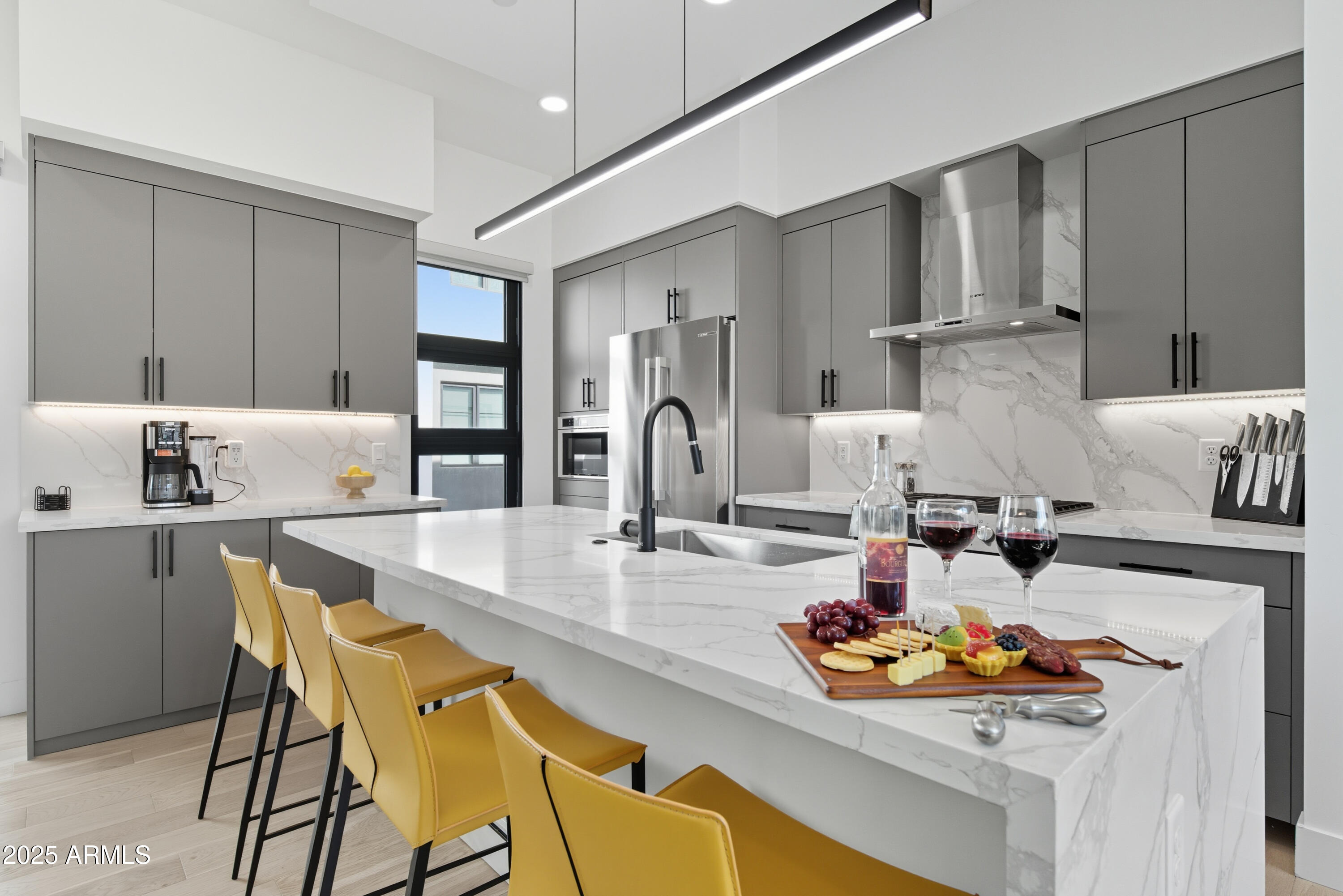 1501 N MILLER Road, 1015