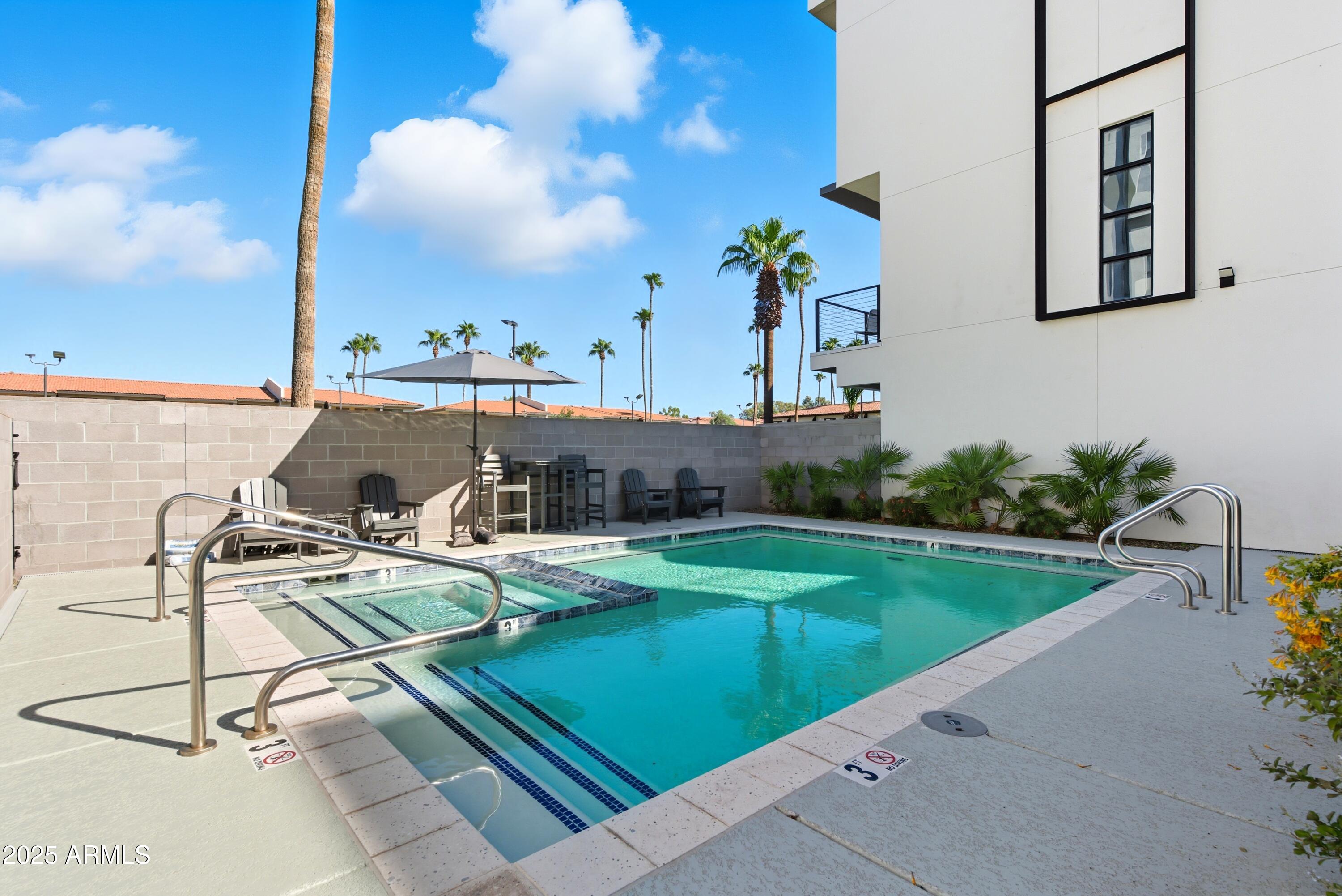 1501 N MILLER Road, 1015