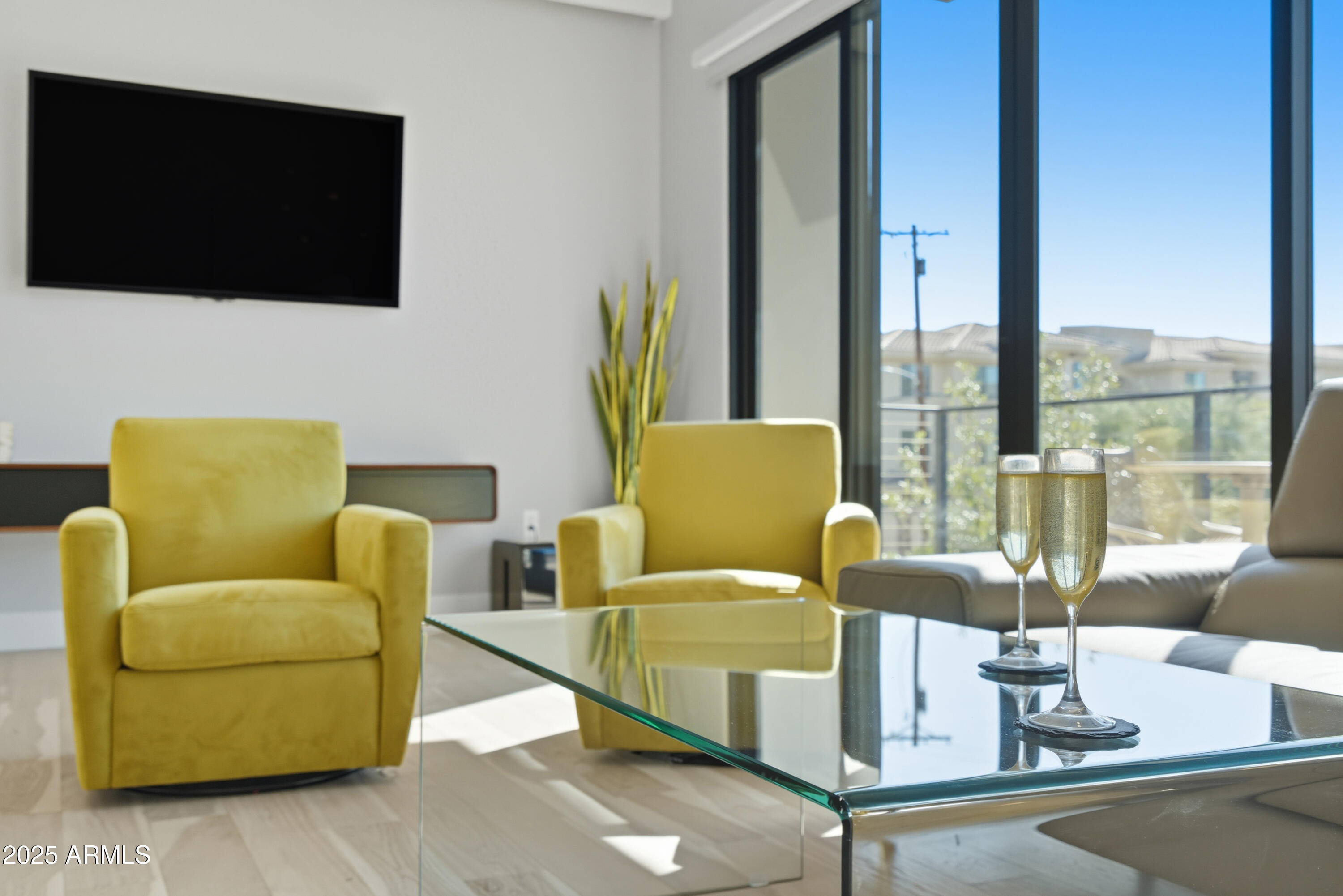 1501 N MILLER Road, 1015