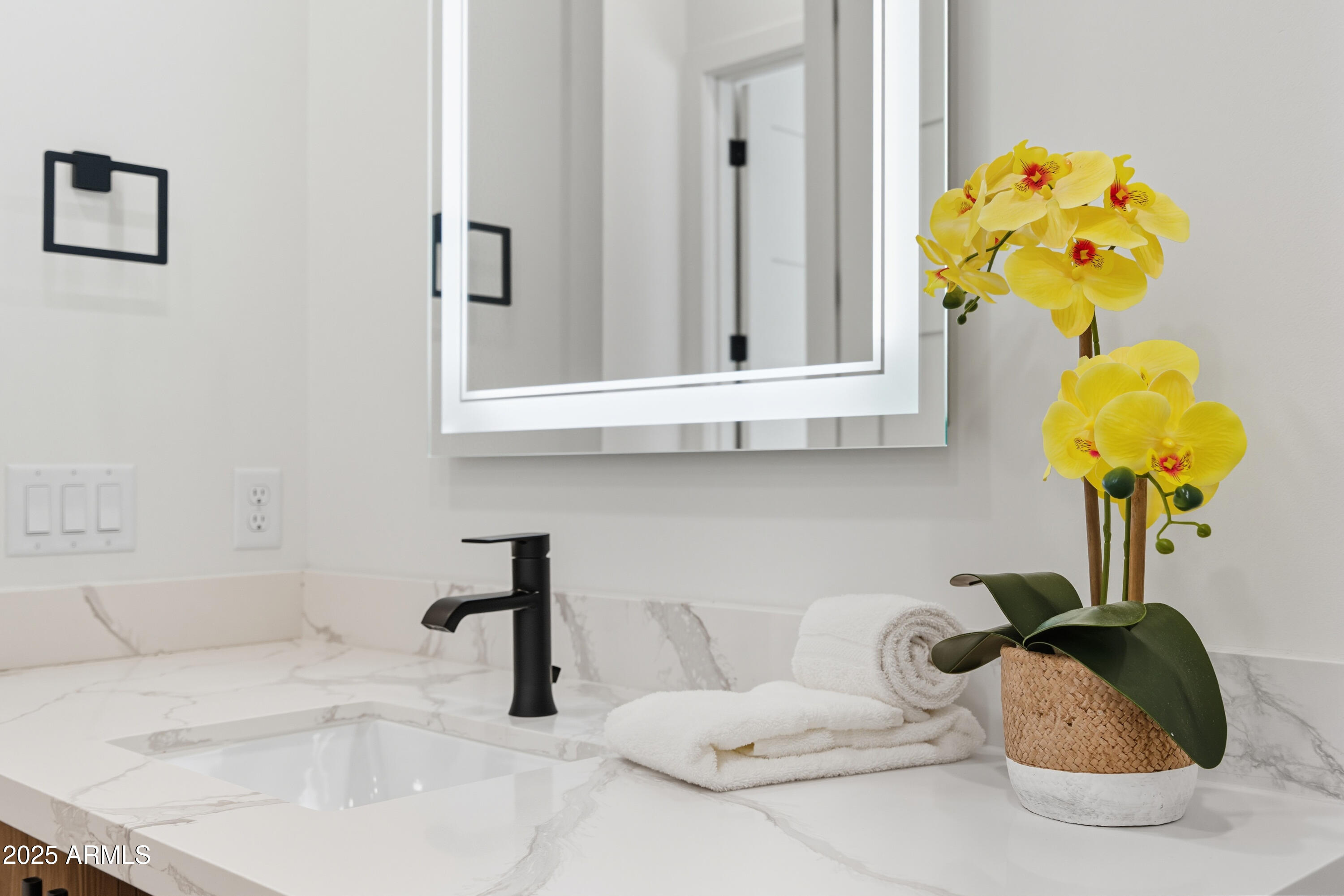 1501 N MILLER Road, 1015