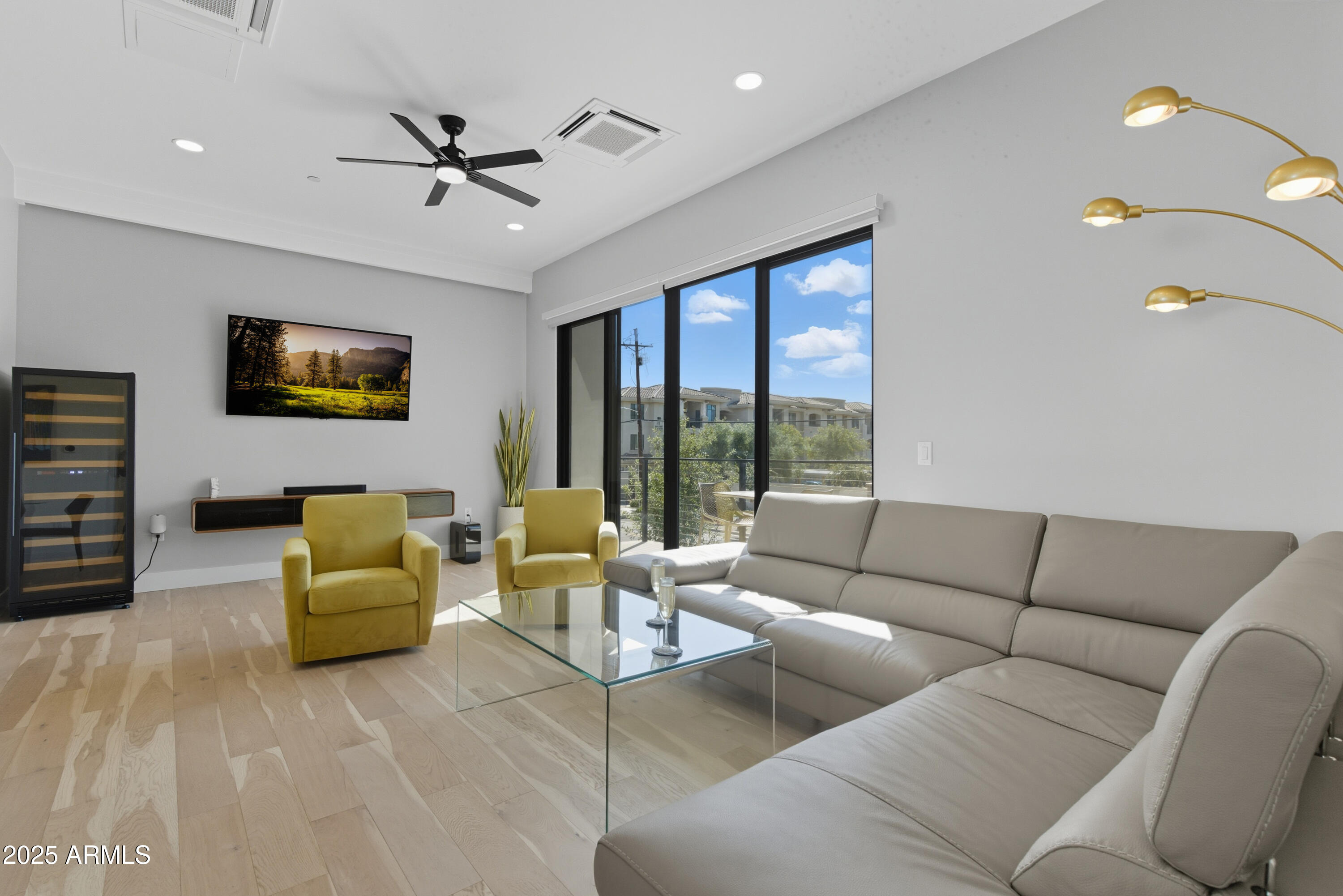 1501 N MILLER Road, 1015