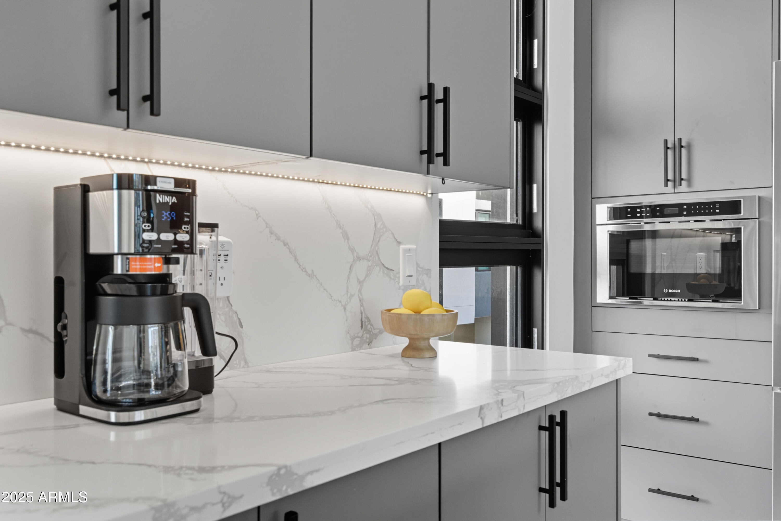 1501 N MILLER Road, 1015