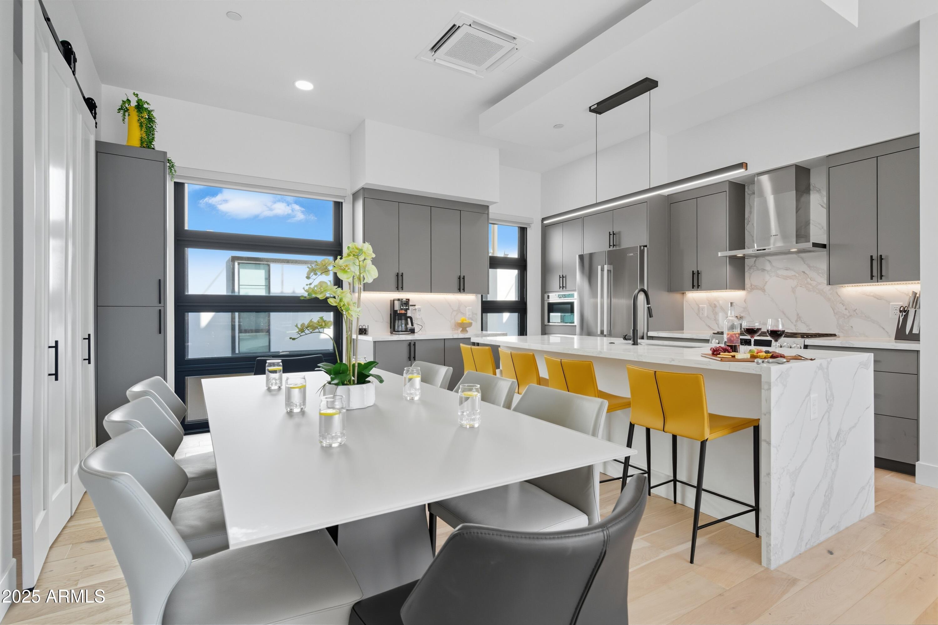 1501 N MILLER Road, 1015