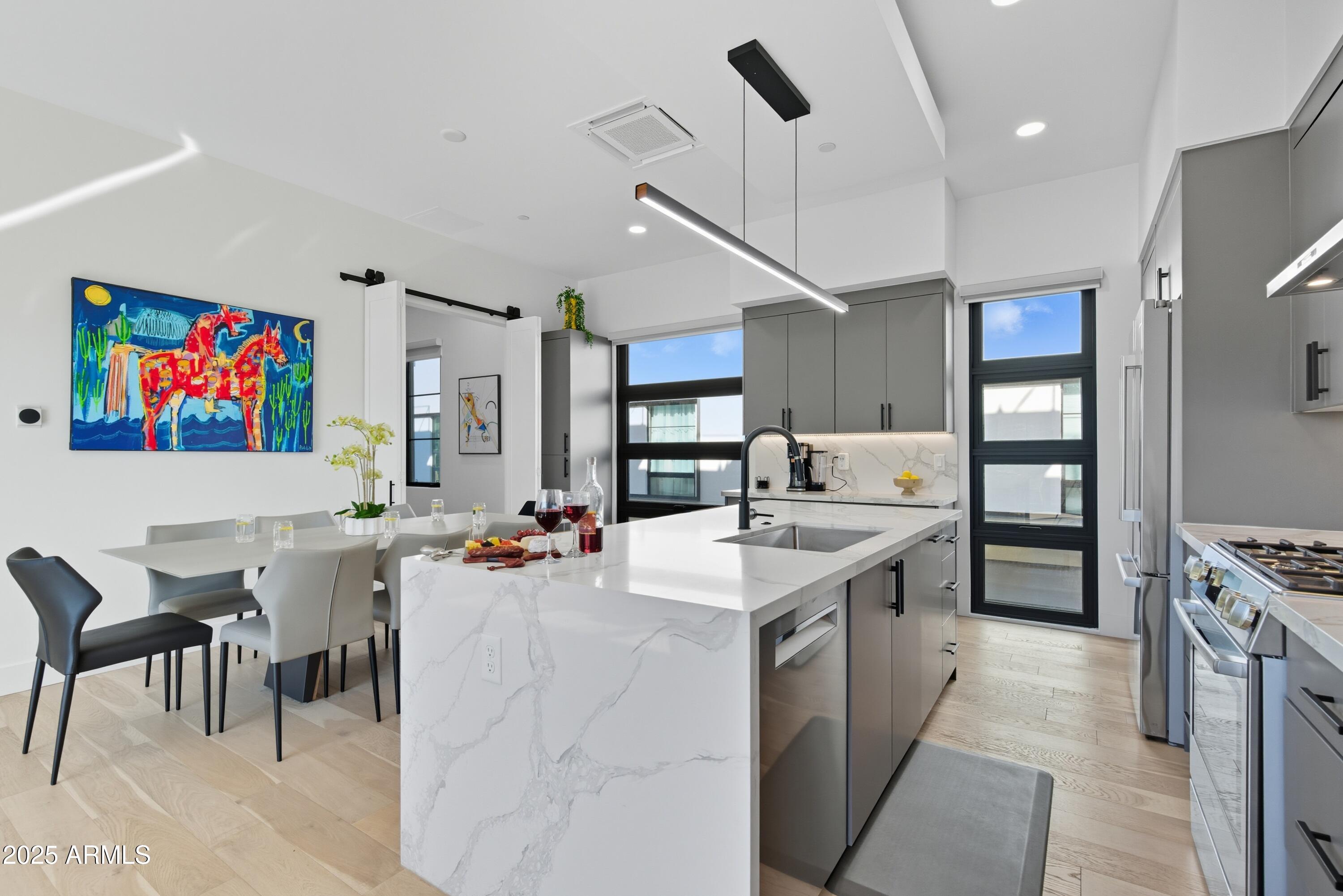 1501 N MILLER Road, 1015