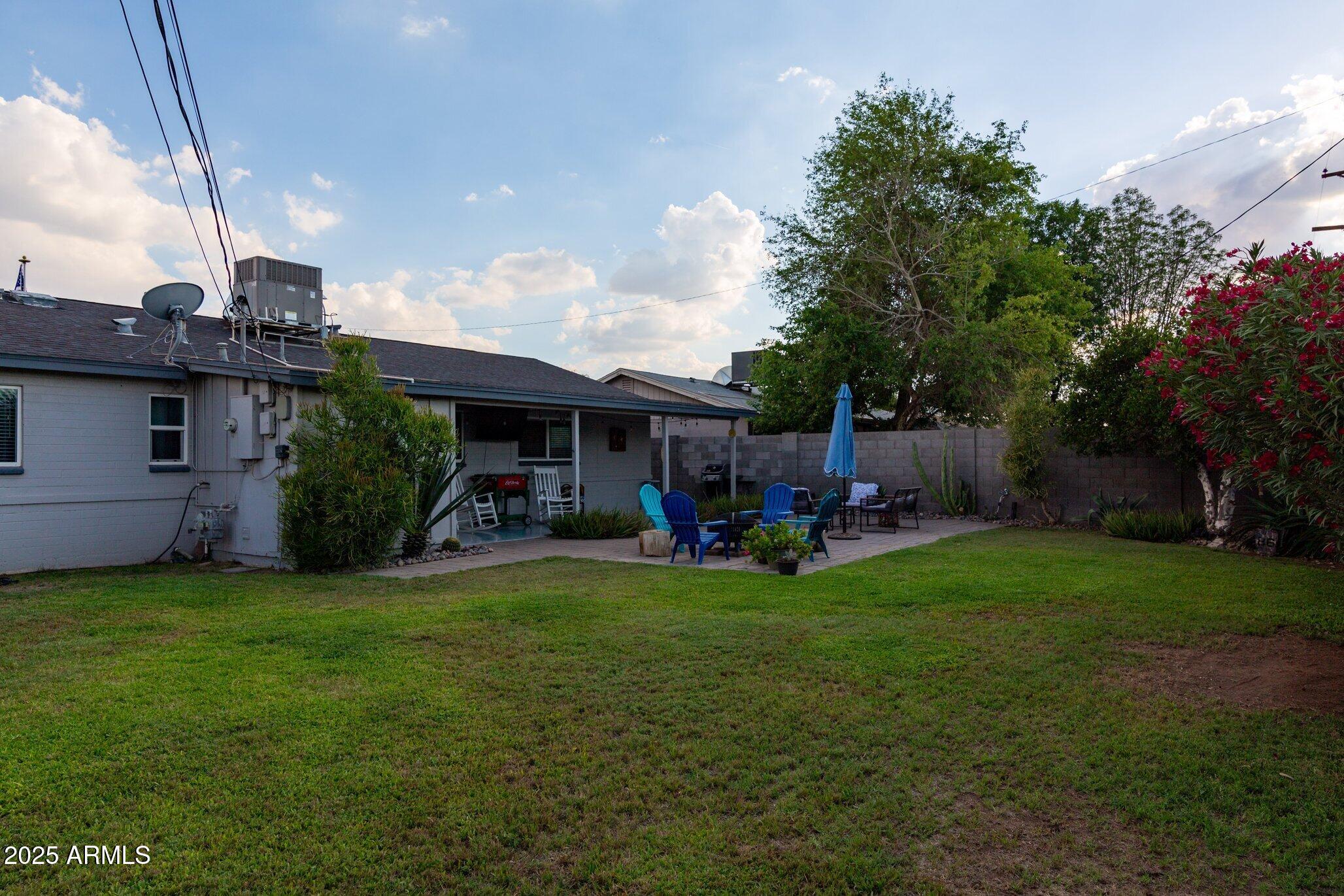 7912 E MORELAND Street