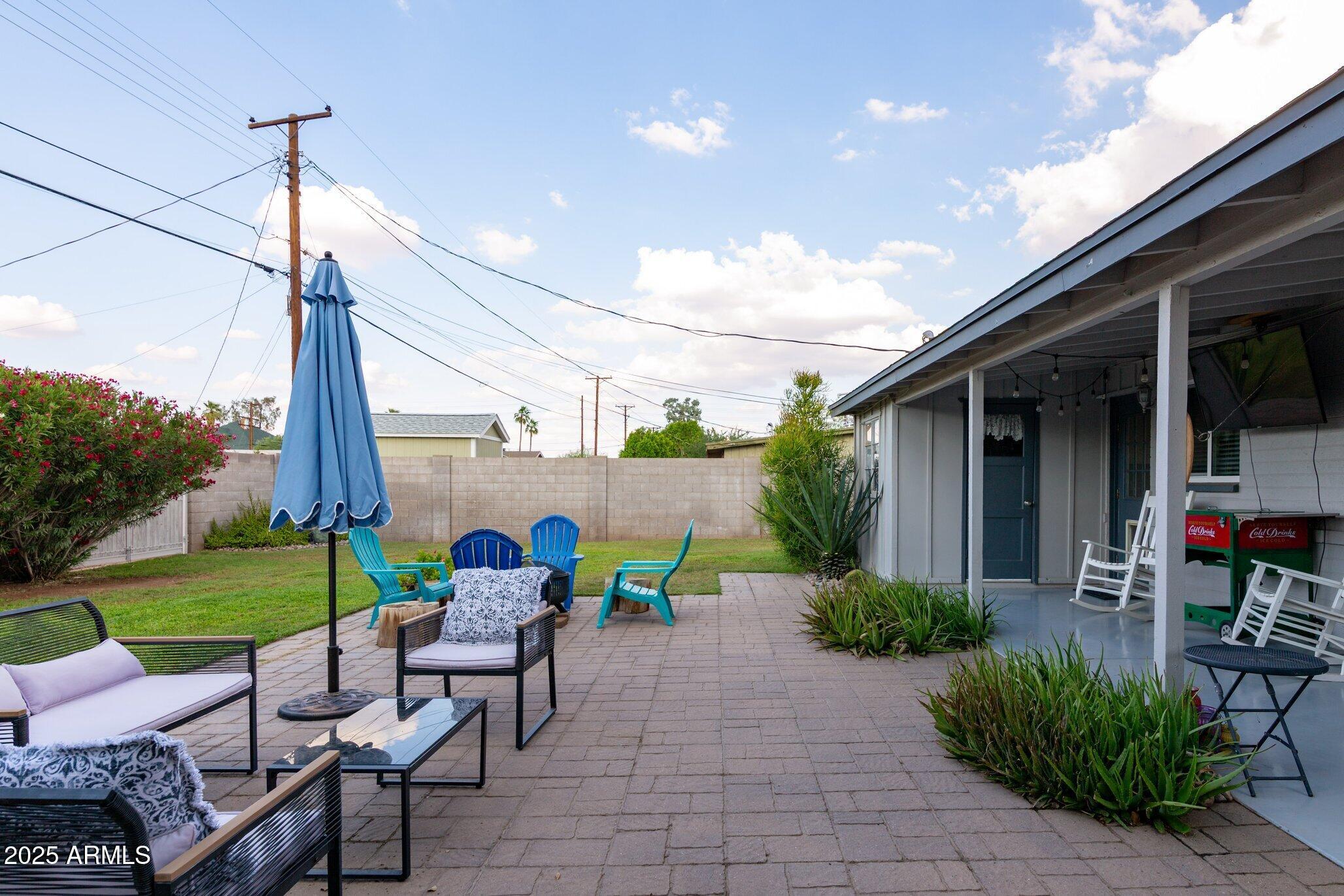 7912 E MORELAND Street