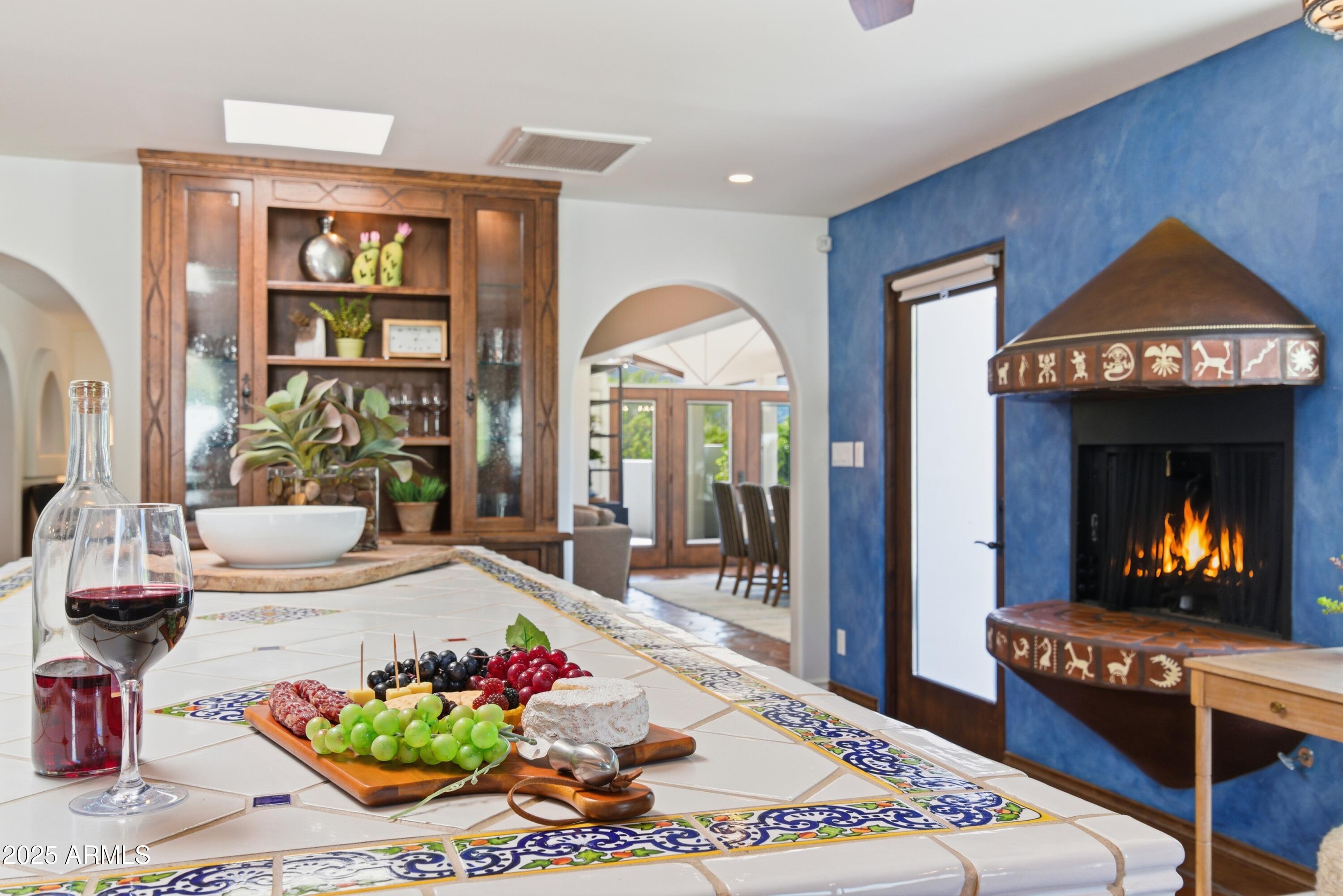 5828 E CACTUS WREN Road