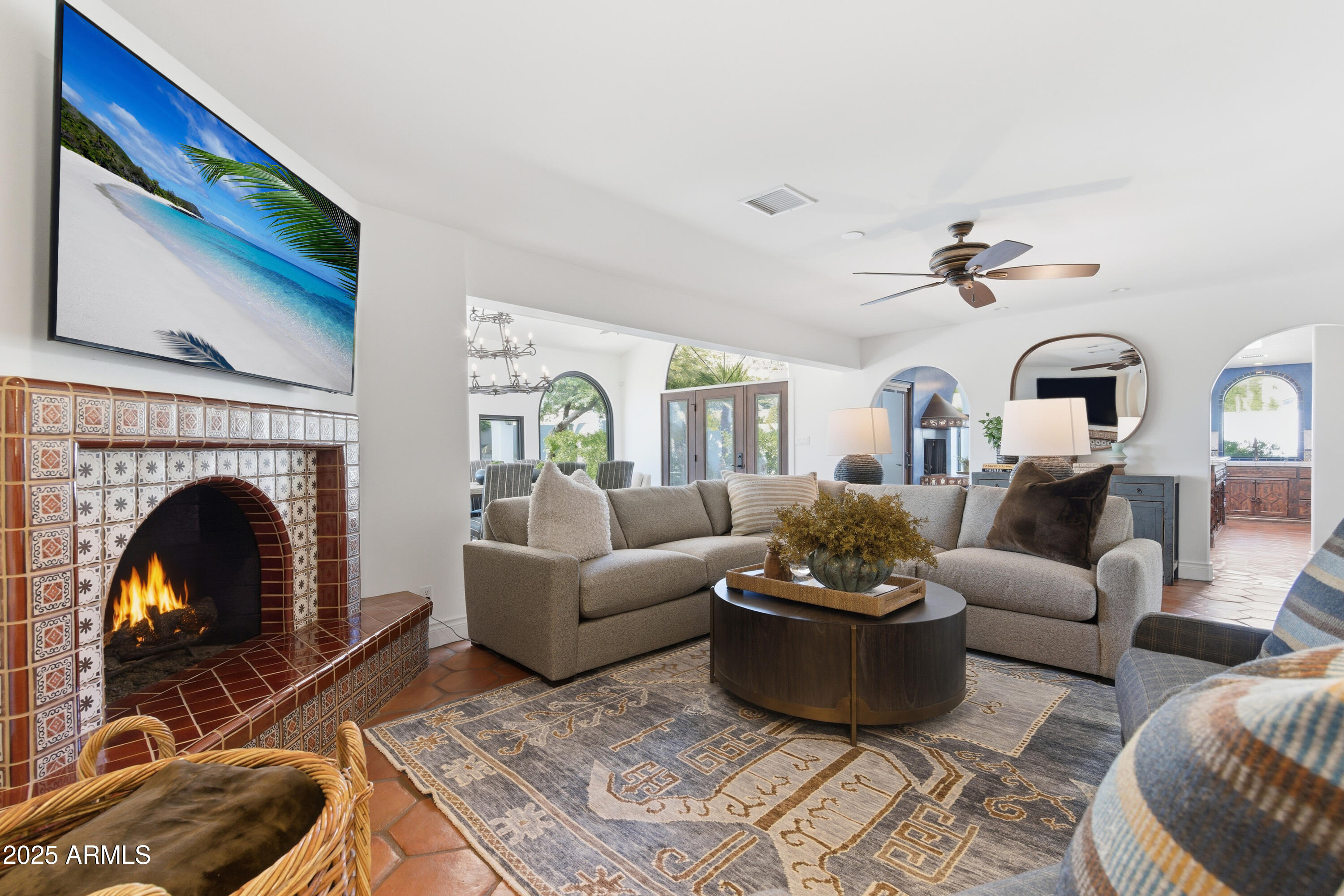 5828 E CACTUS WREN Road